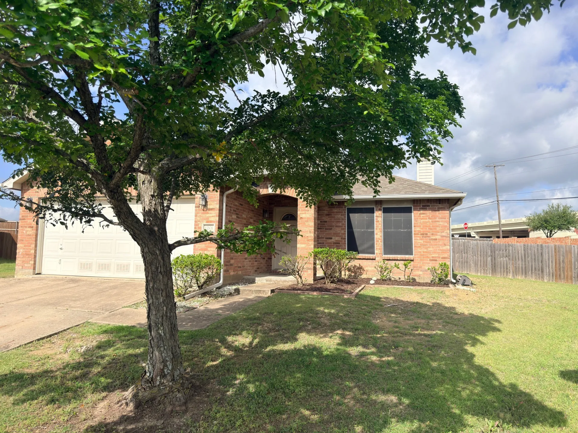 Single Family Residence For Sale in Rockwall County , 1201 Cyprus Drive, Royse City, Texas 75189, 3 Bedroom, 2 Bathroom, 2 Garage spaces, 1,869 Sqft, built in 2006, mls#21272968, Real Estate Agent in Royse City, Homes For Sale in Rockwall county, Homes For Sale in Royse City, Realtor in Royse City Texas, Real Estate Brokerage Independent Realty Texas, Luminita Cordes Realtor