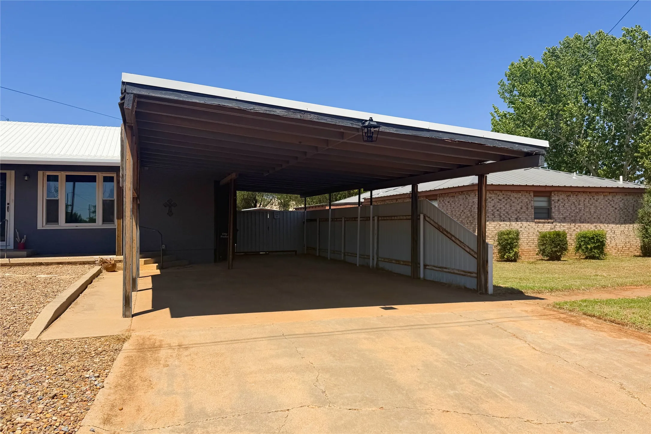 Single Family Residence For Sale in Cottle County , 1606 Richards Street, Paducah, Texas 79248, 2 Bedroom, 2 Bathroom, Garage spaces, 1,666 Sqft, built in 1900, mls#21272967, Real Estate Agent in Paducah, Homes For Sale in Cottle county, Homes For Sale in Paducah, Realtor in Paducah Texas, Real Estate Brokerage Independent Realty Texas, Luminita Cordes Realtor