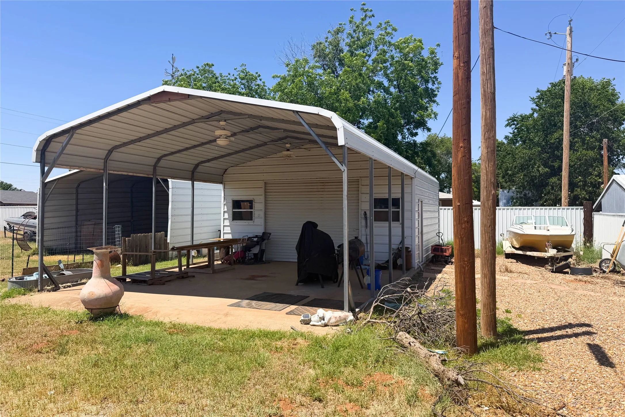 Single Family Residence For Sale in Cottle County , 1606 Richards Street, Paducah, Texas 79248, 2 Bedroom, 2 Bathroom, Garage spaces, 1,666 Sqft, built in 1900, mls#21272967, Real Estate Agent in Paducah, Homes For Sale in Cottle county, Homes For Sale in Paducah, Realtor in Paducah Texas, Real Estate Brokerage Independent Realty Texas, Luminita Cordes Realtor