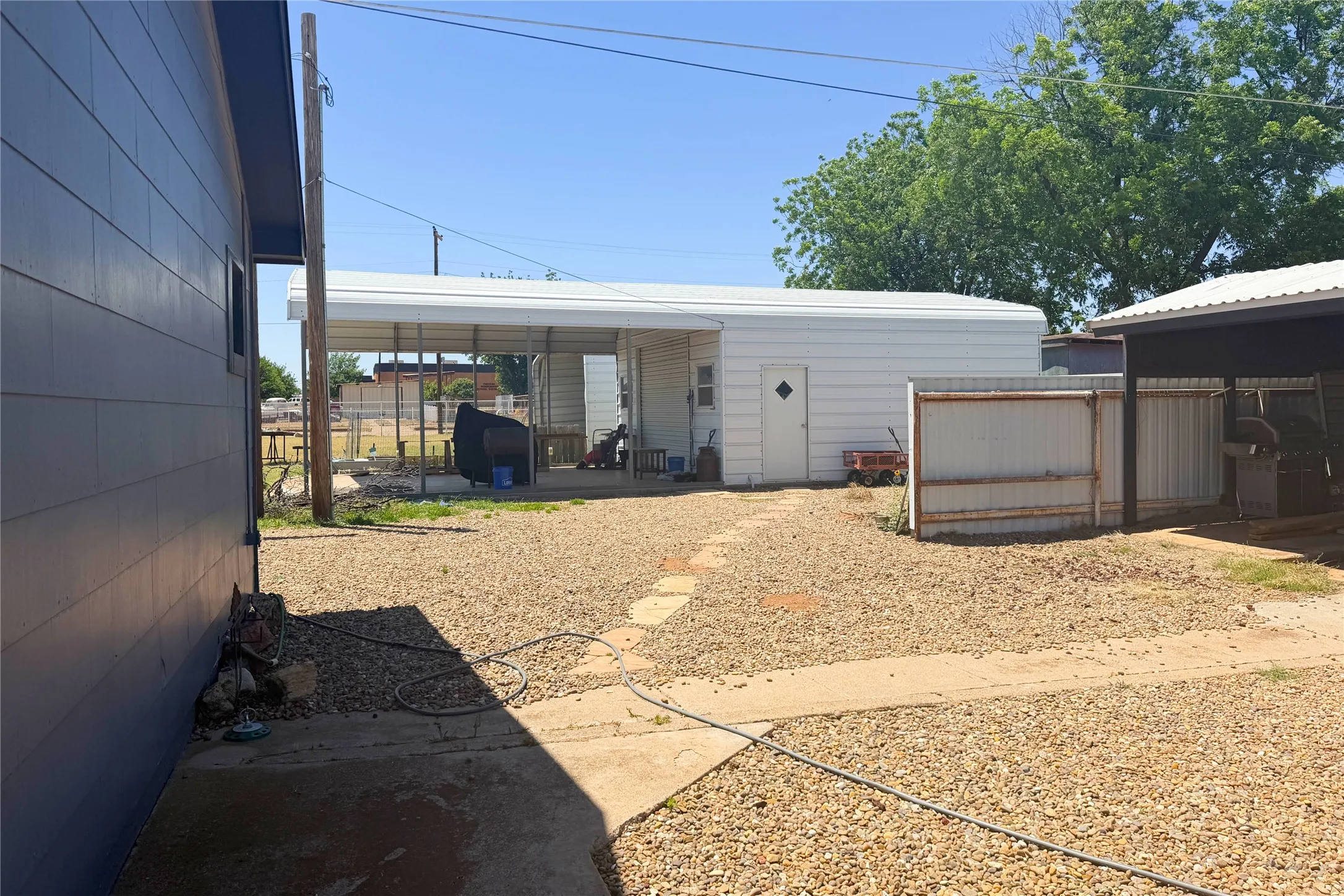 Single Family Residence For Sale in Cottle County , 1606 Richards Street, Paducah, Texas 79248, 2 Bedroom, 2 Bathroom, Garage spaces, 1,666 Sqft, built in 1900, mls#21272967, Real Estate Agent in Paducah, Homes For Sale in Cottle county, Homes For Sale in Paducah, Realtor in Paducah Texas, Real Estate Brokerage Independent Realty Texas, Luminita Cordes Realtor