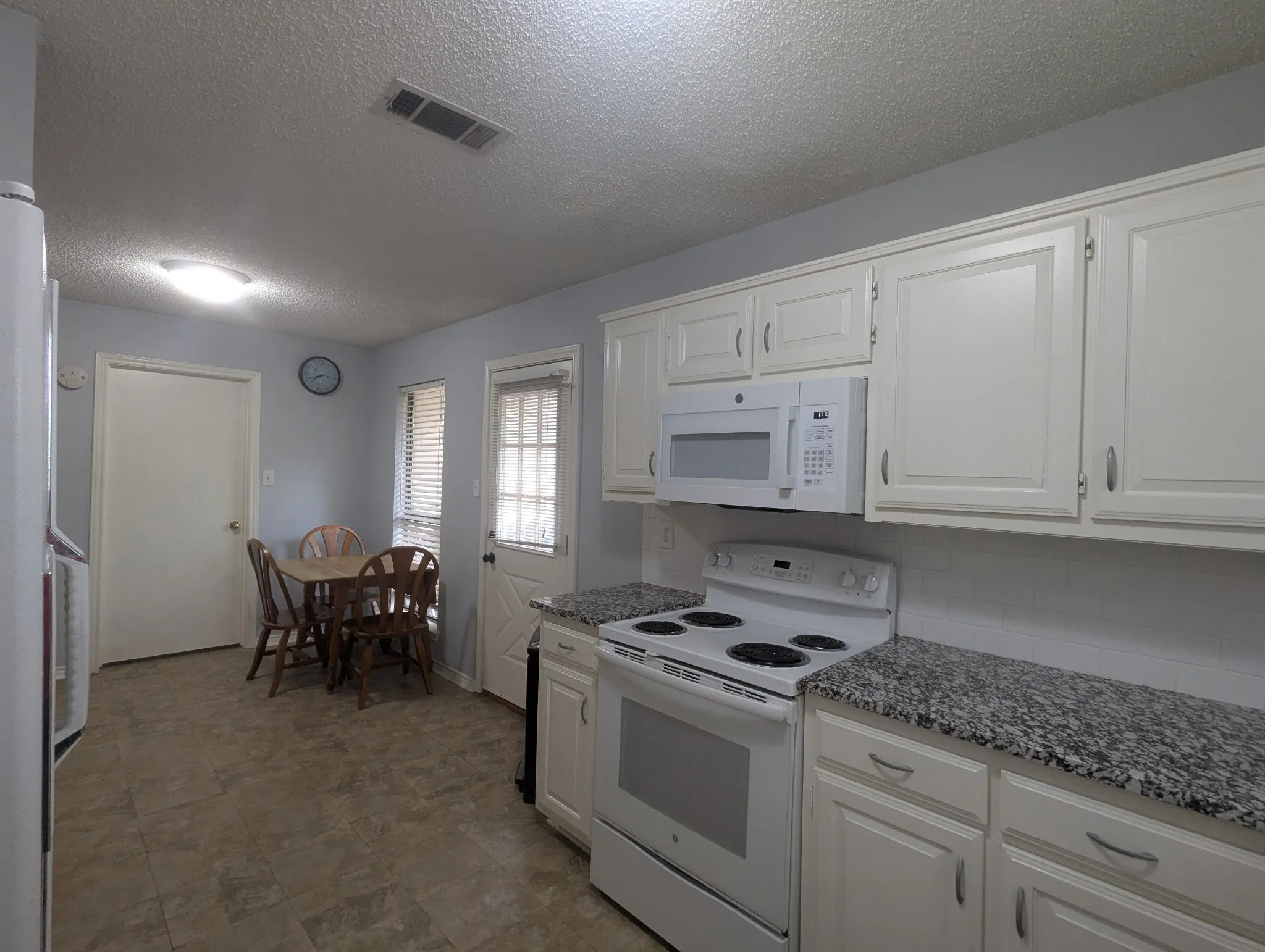 Single Family Residence For Sale in Dallas County , 3818 Missouri Street, Sachse, Texas 75048, 3 Bedroom, 2 Bathroom, 2 Garage spaces, 1,239 Sqft, built in 1985, mls#21272999, Real Estate Agent in Sachse, Homes For Sale in Dallas county, Homes For Sale in Sachse, Realtor in Sachse Texas, Real Estate Brokerage Independent Realty Texas, Luminita Cordes Realtor