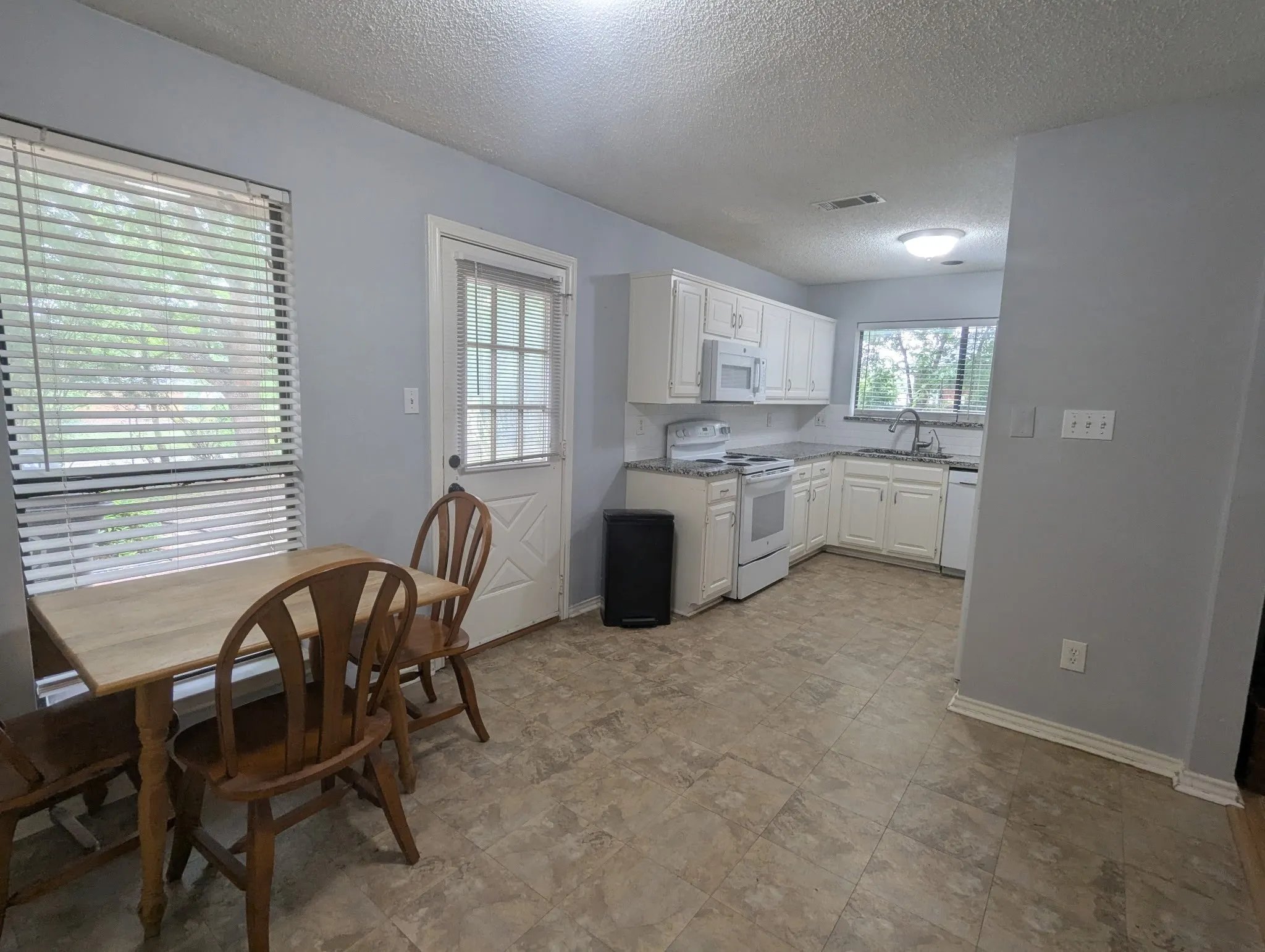 Single Family Residence For Sale in Dallas County , 3818 Missouri Street, Sachse, Texas 75048, 3 Bedroom, 2 Bathroom, 2 Garage spaces, 1,239 Sqft, built in 1985, mls#21272999, Real Estate Agent in Sachse, Homes For Sale in Dallas county, Homes For Sale in Sachse, Realtor in Sachse Texas, Real Estate Brokerage Independent Realty Texas, Luminita Cordes Realtor