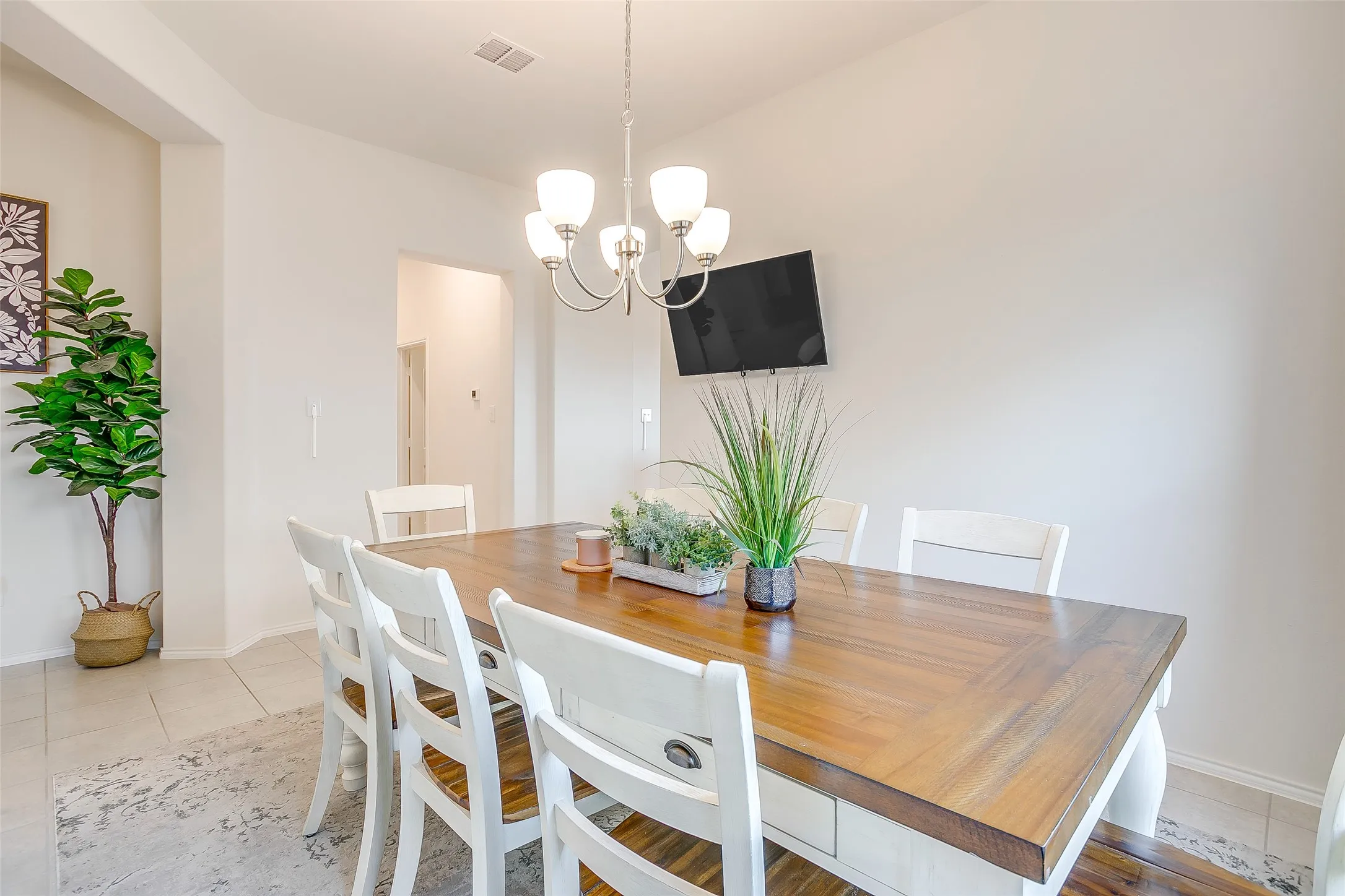 Single Family Residence For Sale in Johnson County , 907 Beverly Drive, Cleburne, Texas 76033, 3 Bedrooms, 2 Bathrooms, 2 Garage spaces, 1,989 Sqft, built in 2024, Price $335,000, mls#21267468, Real Estate Agent in Cleburne, Homes For Sale in Johnson county, Homes For Sale in Cleburne, Realtor in Cleburne Texas, Real Estate Brokerage Independent Realty Texas, Luminita Cordes Realtor