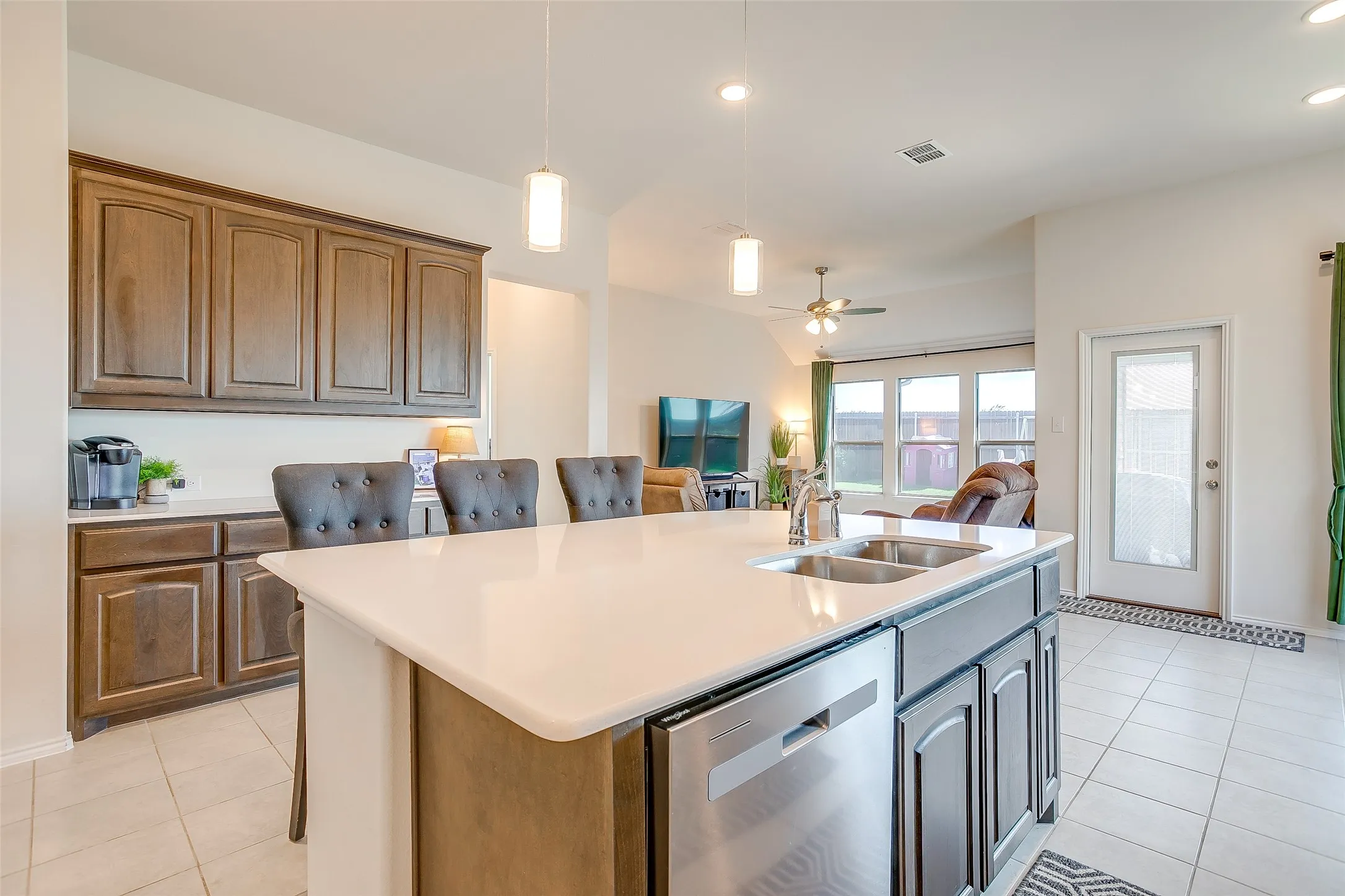 Single Family Residence For Sale in Johnson County , 907 Beverly Drive, Cleburne, Texas 76033, 3 Bedrooms, 2 Bathrooms, 2 Garage spaces, 1,989 Sqft, built in 2024, Price $335,000, mls#21267468, Real Estate Agent in Cleburne, Homes For Sale in Johnson county, Homes For Sale in Cleburne, Realtor in Cleburne Texas, Real Estate Brokerage Independent Realty Texas, Luminita Cordes Realtor