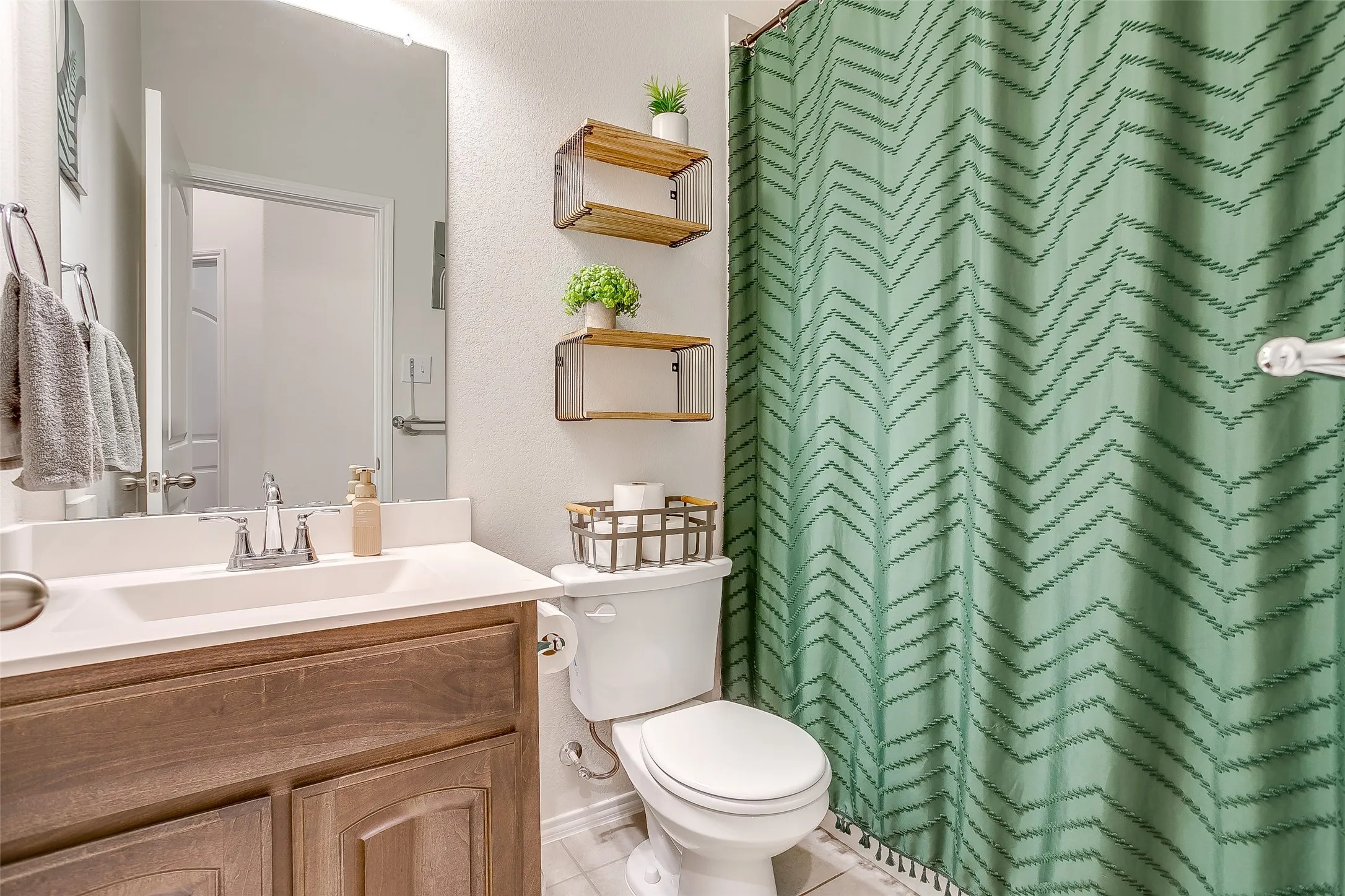 Single Family Residence For Sale in Johnson County , 907 Beverly Drive, Cleburne, Texas 76033, 3 Bedrooms, 2 Bathrooms, 2 Garage spaces, 1,989 Sqft, built in 2024, Price $335,000, mls#21267468, Real Estate Agent in Cleburne, Homes For Sale in Johnson county, Homes For Sale in Cleburne, Realtor in Cleburne Texas, Real Estate Brokerage Independent Realty Texas, Luminita Cordes Realtor