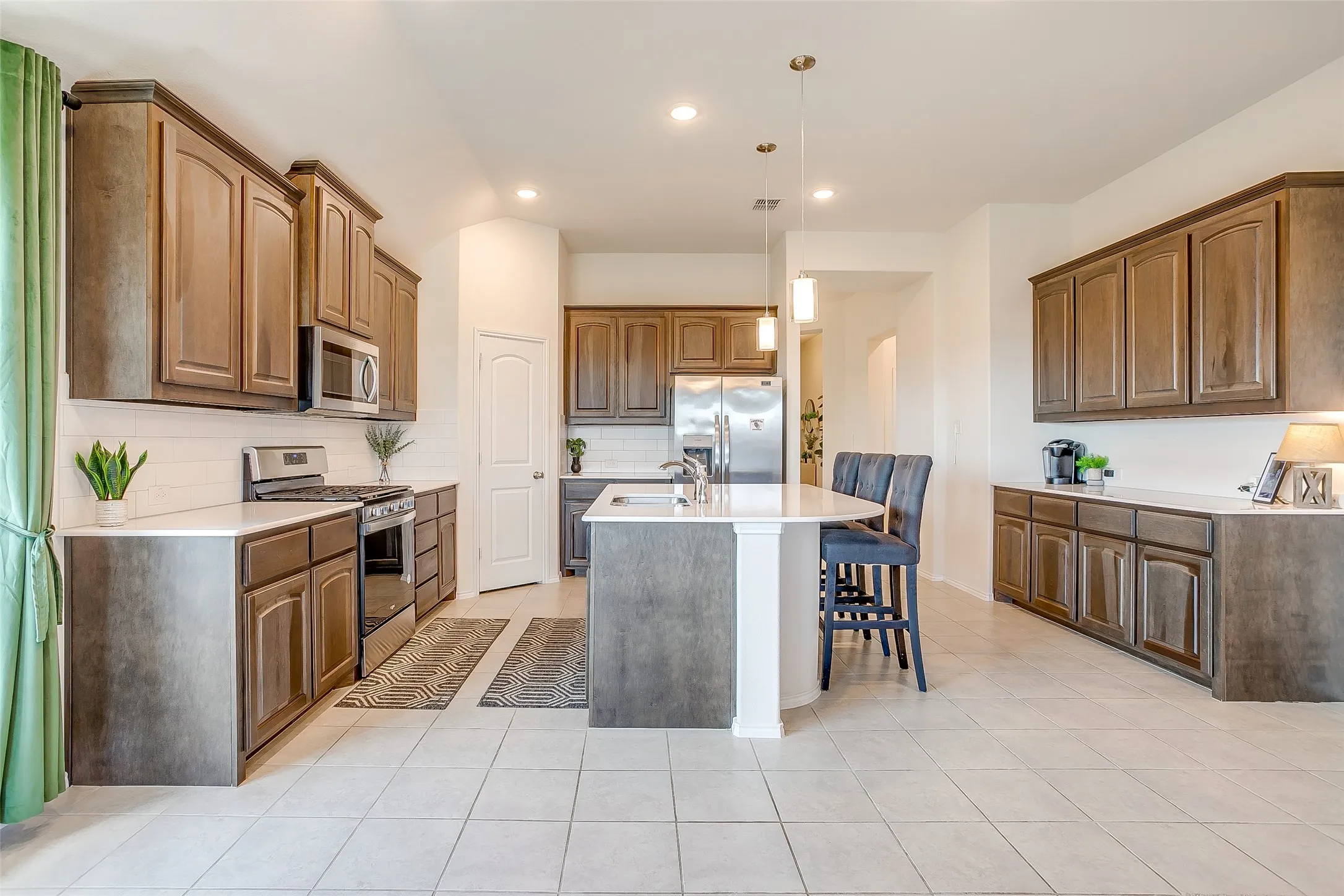 Single Family Residence For Sale in Johnson County , 907 Beverly Drive, Cleburne, Texas 76033, 3 Bedrooms, 2 Bathrooms, 2 Garage spaces, 1,989 Sqft, built in 2024, Price $335,000, mls#21267468, Real Estate Agent in Cleburne, Homes For Sale in Johnson county, Homes For Sale in Cleburne, Realtor in Cleburne Texas, Real Estate Brokerage Independent Realty Texas, Luminita Cordes Realtor