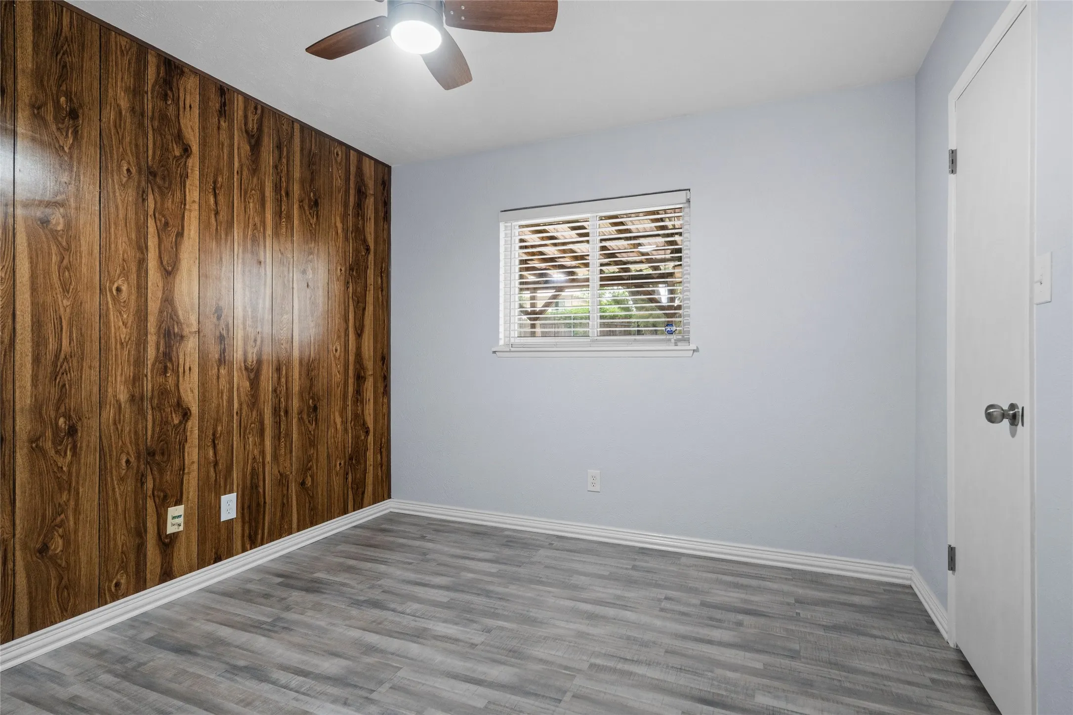 Single Family Residence For Sale in Tarrant County , 7949 Bermejo Road, Fort Worth, Texas 76112, 3 Bedrooms, 2 Bathrooms, 2 Garage spaces, 1,492 Sqft, built in 1980, Price $249,900, mls#21272449, Real Estate Agent in Fort Worth, Homes For Sale in Tarrant county, Homes For Sale in Fort Worth, Realtor in Fort Worth Texas, Real Estate Brokerage Independent Realty Texas, Luminita Cordes Realtor