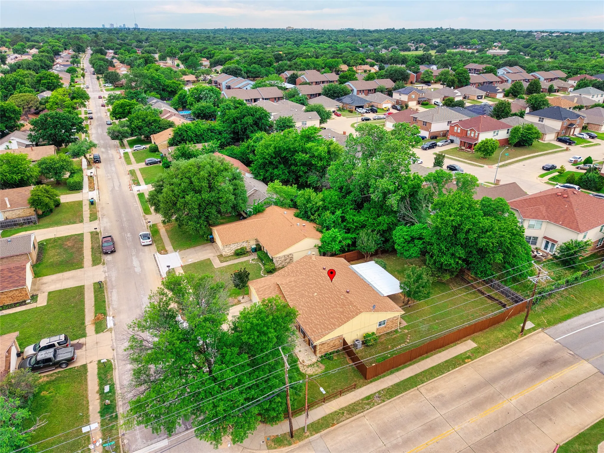 Single Family Residence For Sale in Tarrant County , 7949 Bermejo Road, Fort Worth, Texas 76112, 3 Bedrooms, 2 Bathrooms, 2 Garage spaces, 1,492 Sqft, built in 1980, Price $249,900, mls#21272449, Real Estate Agent in Fort Worth, Homes For Sale in Tarrant county, Homes For Sale in Fort Worth, Realtor in Fort Worth Texas, Real Estate Brokerage Independent Realty Texas, Luminita Cordes Realtor