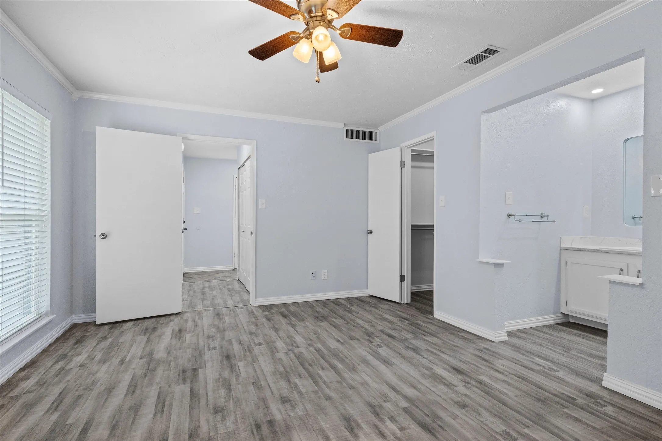 Single Family Residence For Sale in Tarrant County , 7949 Bermejo Road, Fort Worth, Texas 76112, 3 Bedrooms, 2 Bathrooms, 2 Garage spaces, 1,492 Sqft, built in 1980, Price $249,900, mls#21272449, Real Estate Agent in Fort Worth, Homes For Sale in Tarrant county, Homes For Sale in Fort Worth, Realtor in Fort Worth Texas, Real Estate Brokerage Independent Realty Texas, Luminita Cordes Realtor