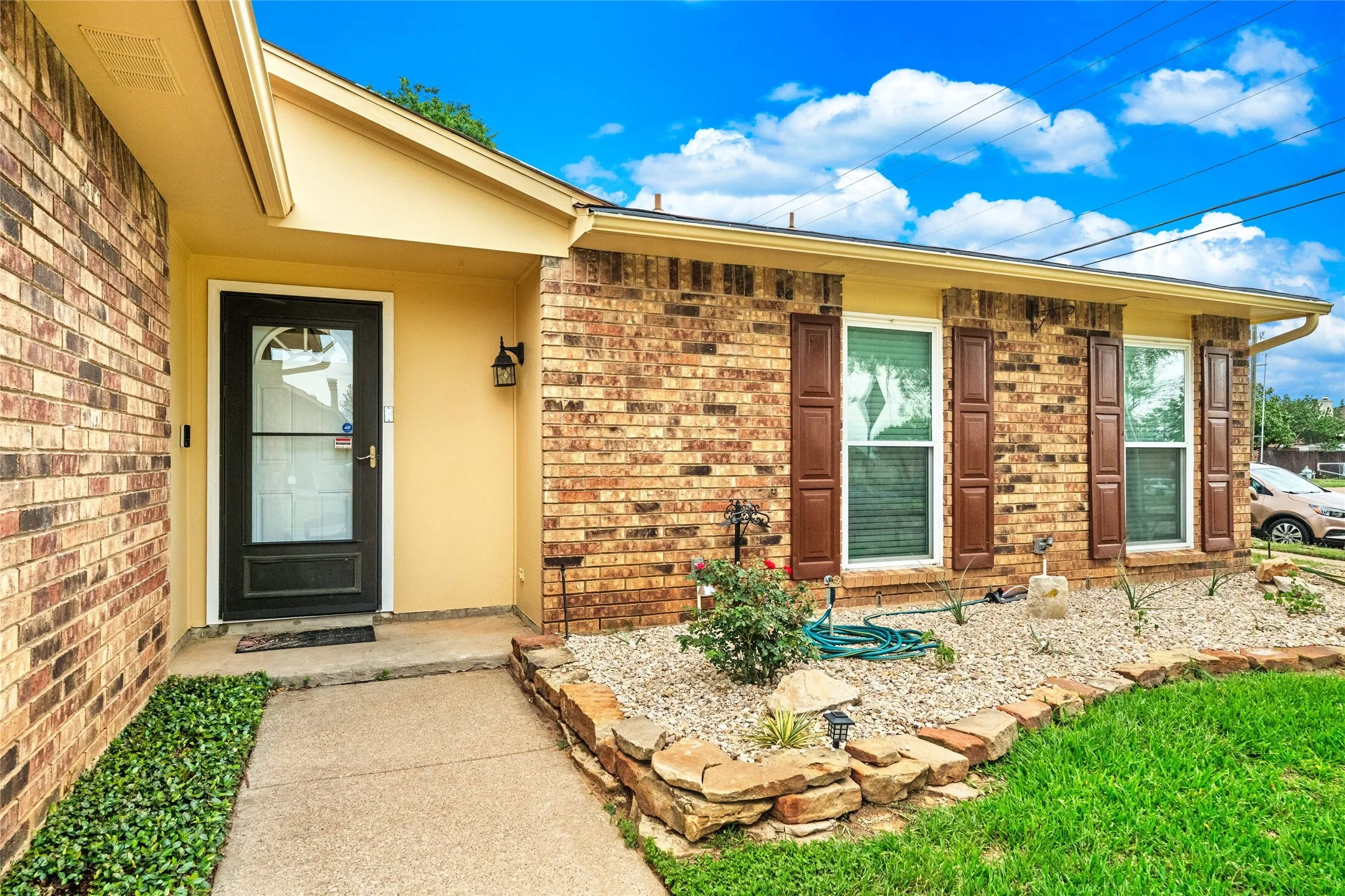 Single Family Residence For Sale in Tarrant County , 7949 Bermejo Road, Fort Worth, Texas 76112, 3 Bedrooms, 2 Bathrooms, 2 Garage spaces, 1,492 Sqft, built in 1980, Price $249,900, mls#21272449, Real Estate Agent in Fort Worth, Homes For Sale in Tarrant county, Homes For Sale in Fort Worth, Realtor in Fort Worth Texas, Real Estate Brokerage Independent Realty Texas, Luminita Cordes Realtor