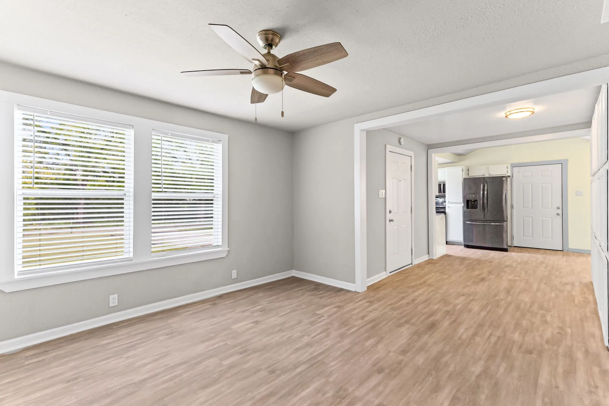 Single Family Residence For Sale in Rains County , 208 Lee Ivie Lane, Emory, Texas 75440, 3 Bedroom, 2 Bathroom, Garage spaces, 1,428 Sqft, built in 1960, mls#21272522, Real Estate Agent in Emory, Homes For Sale in Rains county, Homes For Sale in Emory, Realtor in Emory Texas, Real Estate Brokerage Independent Realty Texas, Luminita Cordes Realtor