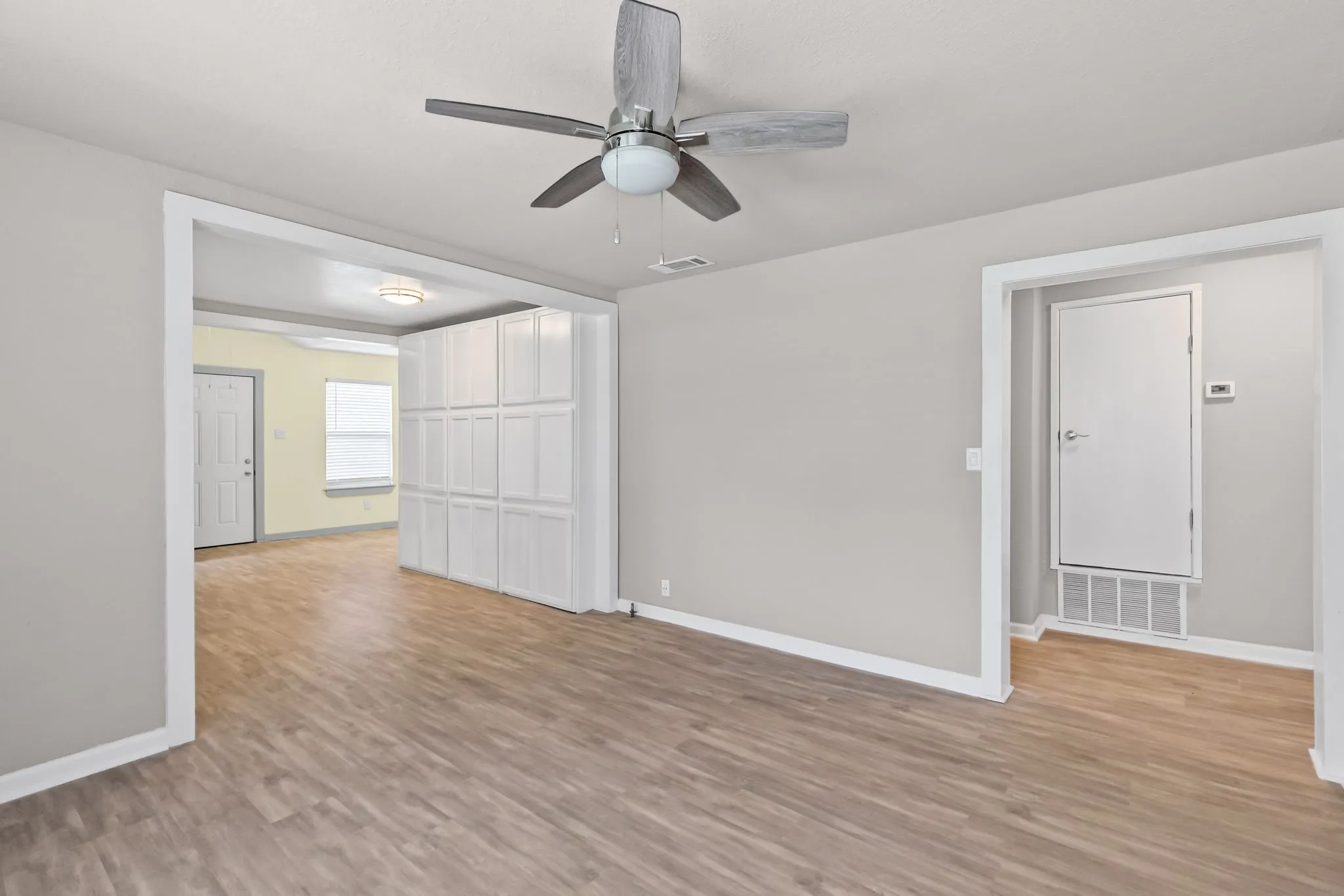 Single Family Residence For Sale in Rains County , 208 Lee Ivie Lane, Emory, Texas 75440, 3 Bedroom, 2 Bathroom, Garage spaces, 1,428 Sqft, built in 1960, mls#21272522, Real Estate Agent in Emory, Homes For Sale in Rains county, Homes For Sale in Emory, Realtor in Emory Texas, Real Estate Brokerage Independent Realty Texas, Luminita Cordes Realtor