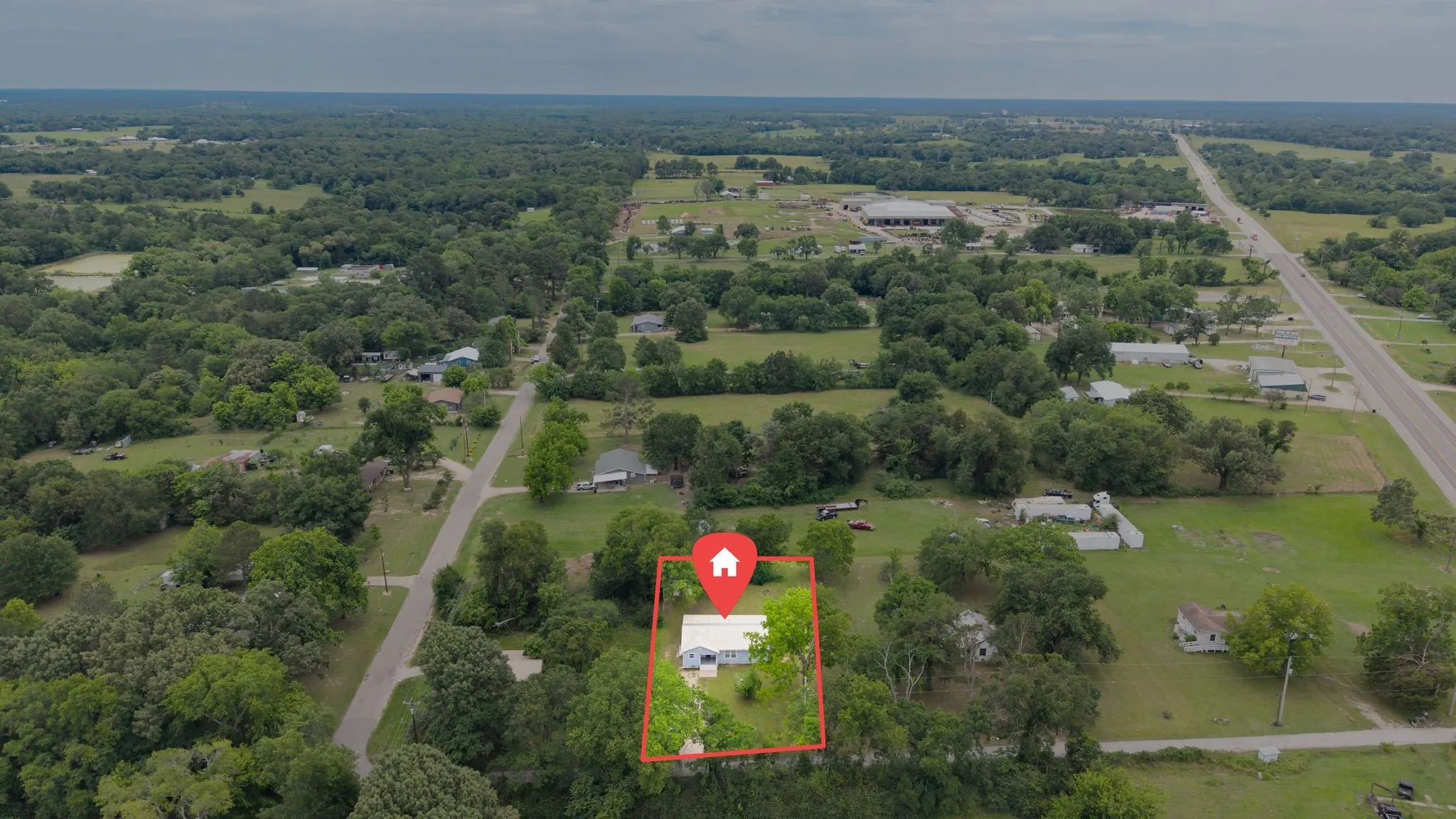 Single Family Residence For Sale in Rains County , 208 Lee Ivie Lane, Emory, Texas 75440, 3 Bedroom, 2 Bathroom, Garage spaces, 1,428 Sqft, built in 1960, mls#21272522, Real Estate Agent in Emory, Homes For Sale in Rains county, Homes For Sale in Emory, Realtor in Emory Texas, Real Estate Brokerage Independent Realty Texas, Luminita Cordes Realtor