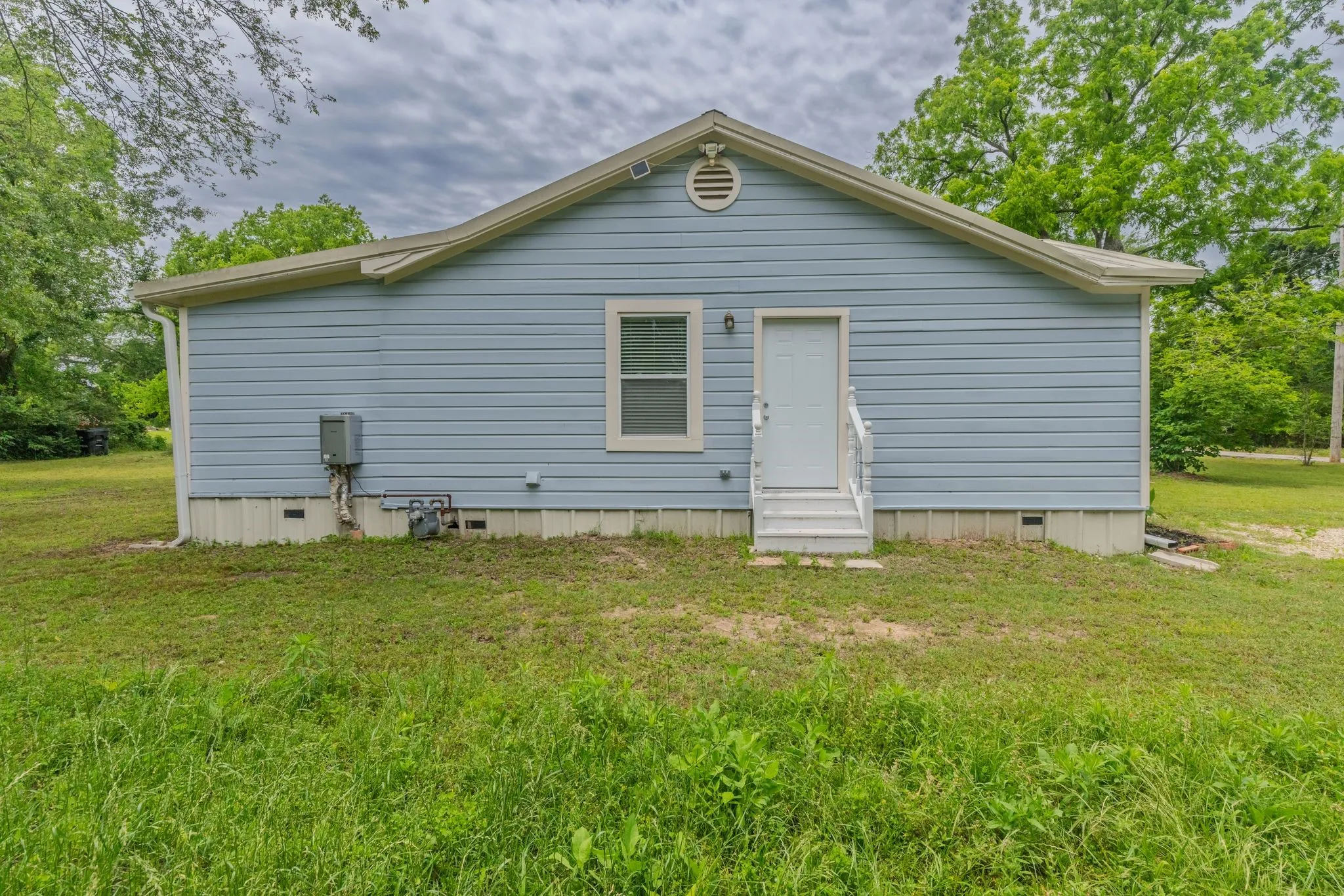 Single Family Residence For Sale in Rains County , 208 Lee Ivie Lane, Emory, Texas 75440, 3 Bedroom, 2 Bathroom, Garage spaces, 1,428 Sqft, built in 1960, mls#21272522, Real Estate Agent in Emory, Homes For Sale in Rains county, Homes For Sale in Emory, Realtor in Emory Texas, Real Estate Brokerage Independent Realty Texas, Luminita Cordes Realtor