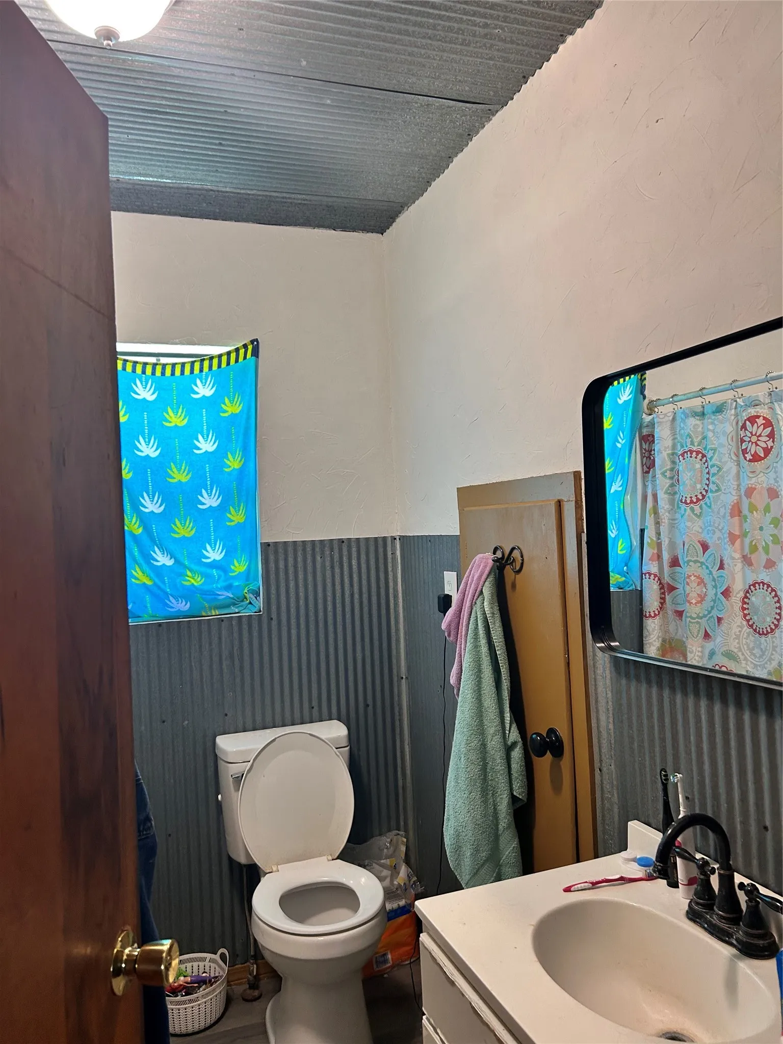 Farm For Sale in Archer County , 1305 Oak, Megargel, Texas 76370, 5 Bedroom, 1 Bathroom, Garage spaces, 1,792 Sqft, built in 1950, mls#21272861, Real Estate Agent in Megargel, Homes For Sale in Archer county, Homes For Sale in Megargel, Realtor in Megargel Texas, Real Estate Brokerage Independent Realty Texas, Luminita Cordes Realtor
