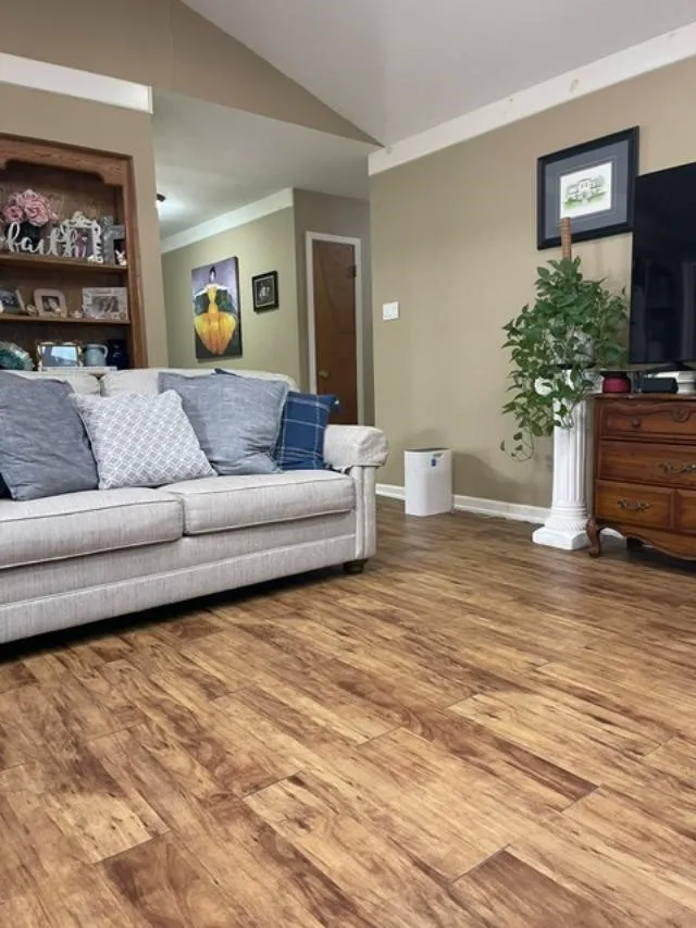 Single Family Residence For Sale in Brown County , 2815 Good Shepherd Drive, Brownwood, Texas 76801, 3 Bedroom, 2 Bathroom, 2 Garage spaces, 1,938 Sqft, built in 1983, mls#21273031, Real Estate Agent in Brownwood, Homes For Sale in Brown county, Homes For Sale in Brownwood, Realtor in Brownwood Texas, Real Estate Brokerage Independent Realty Texas, Luminita Cordes Realtor