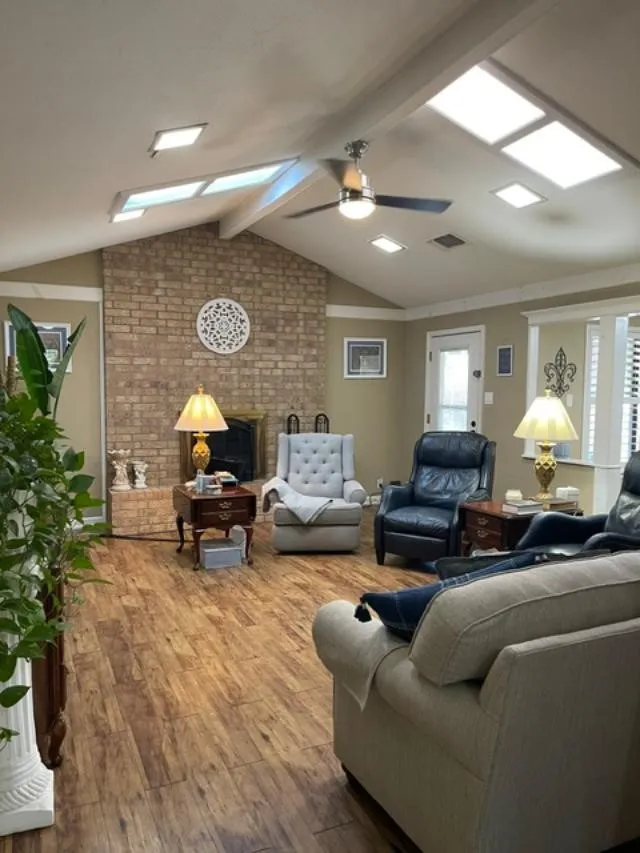 Single Family Residence For Sale in Brown County , 2815 Good Shepherd Drive, Brownwood, Texas 76801, 3 Bedroom, 2 Bathroom, 2 Garage spaces, 1,938 Sqft, built in 1983, mls#21273031, Real Estate Agent in Brownwood, Homes For Sale in Brown county, Homes For Sale in Brownwood, Realtor in Brownwood Texas, Real Estate Brokerage Independent Realty Texas, Luminita Cordes Realtor