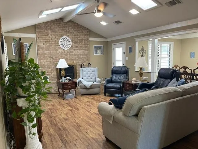 Single Family Residence For Sale in Brown County , 2815 Good Shepherd Drive, Brownwood, Texas 76801, 3 Bedroom, 2 Bathroom, 2 Garage spaces, 1,938 Sqft, built in 1983, mls#21273031, Real Estate Agent in Brownwood, Homes For Sale in Brown county, Homes For Sale in Brownwood, Realtor in Brownwood Texas, Real Estate Brokerage Independent Realty Texas, Luminita Cordes Realtor