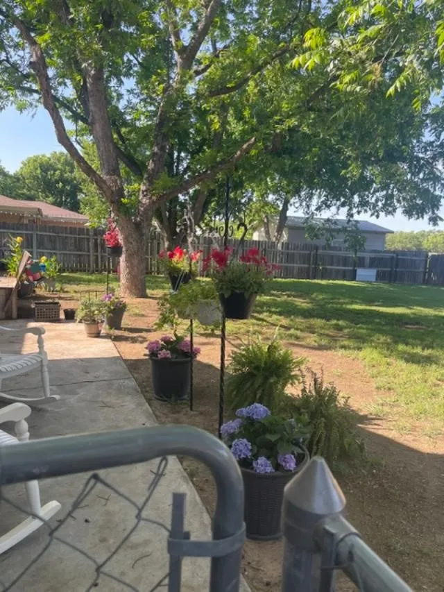 Single Family Residence For Sale in Brown County , 2815 Good Shepherd Drive, Brownwood, Texas 76801, 3 Bedroom, 2 Bathroom, 2 Garage spaces, 1,938 Sqft, built in 1983, mls#21273031, Real Estate Agent in Brownwood, Homes For Sale in Brown county, Homes For Sale in Brownwood, Realtor in Brownwood Texas, Real Estate Brokerage Independent Realty Texas, Luminita Cordes Realtor