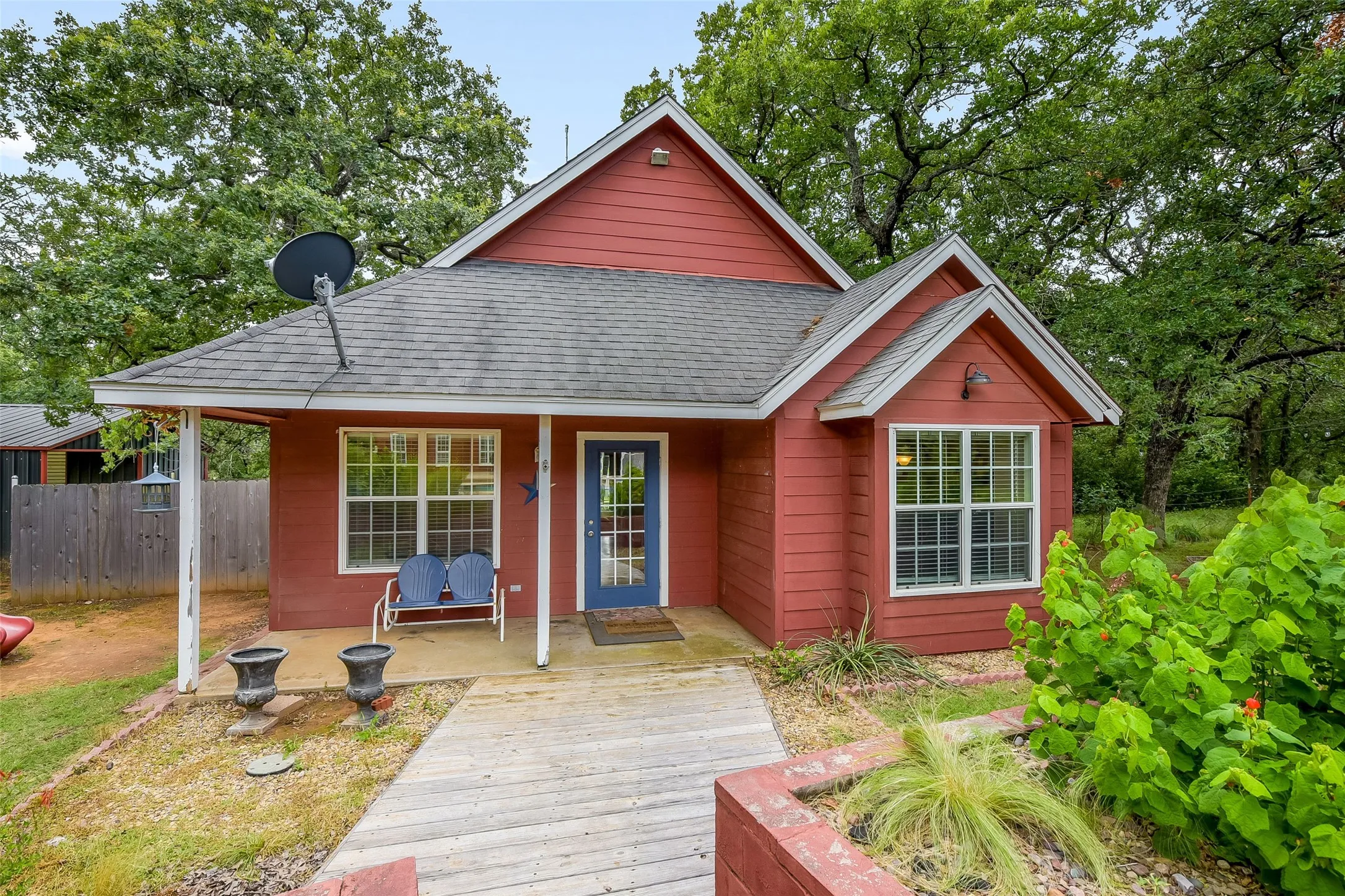 Farm For Sale in Jack County , 3391 Fm 2190, Jacksboro, Texas 76458, 4 Bedroom, 4 Bathroom, 2 Garage spaces, 3,678 Sqft, built in 1999, mls#21269717, Real Estate Agent in Jacksboro, Homes For Sale in Jack county, Homes For Sale in Jacksboro, Realtor in Jacksboro Texas, Real Estate Brokerage Independent Realty Texas, Luminita Cordes Realtor