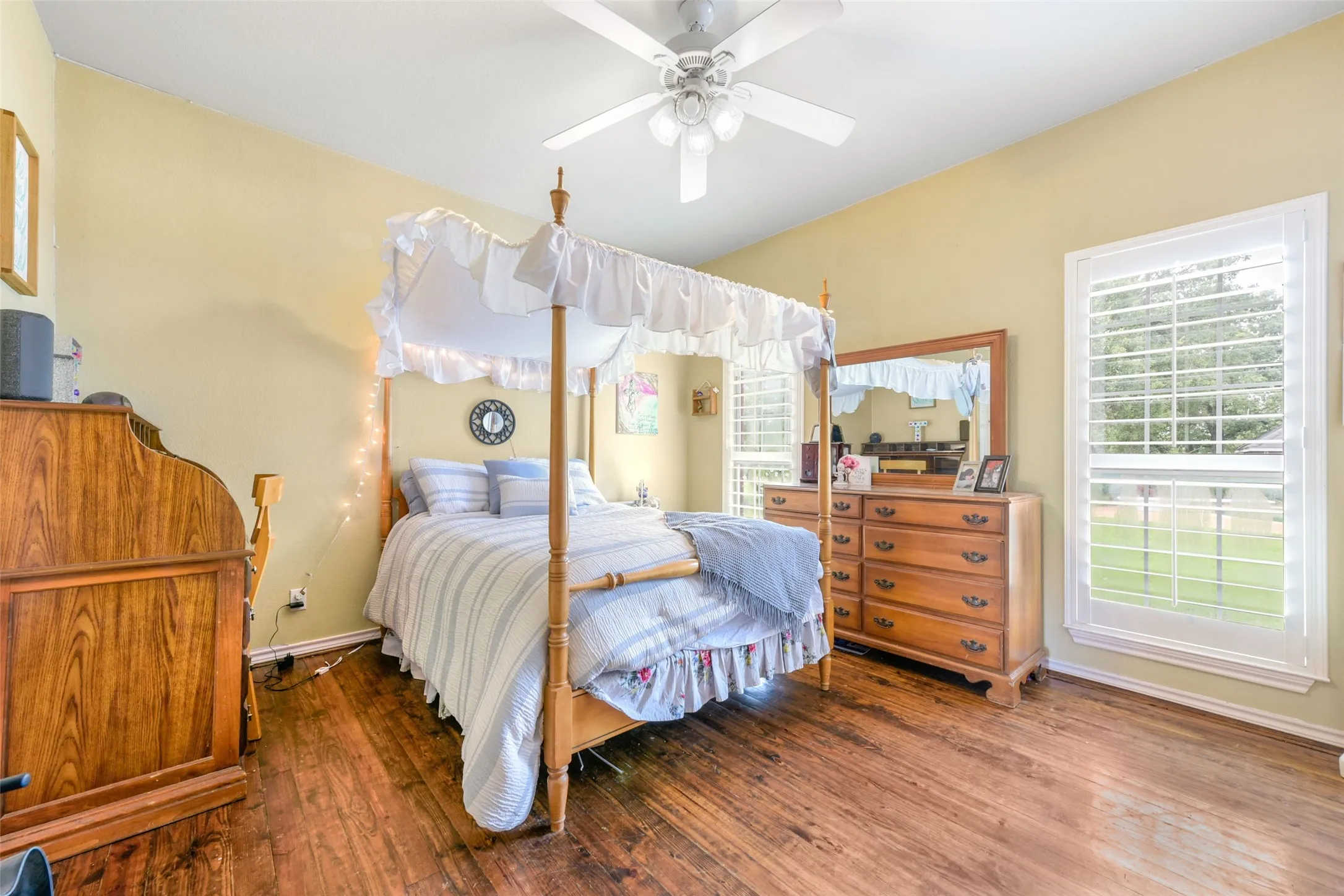 Farm For Sale in Jack County , 3391 Fm 2190, Jacksboro, Texas 76458, 4 Bedroom, 4 Bathroom, 2 Garage spaces, 3,678 Sqft, built in 1999, mls#21269717, Real Estate Agent in Jacksboro, Homes For Sale in Jack county, Homes For Sale in Jacksboro, Realtor in Jacksboro Texas, Real Estate Brokerage Independent Realty Texas, Luminita Cordes Realtor