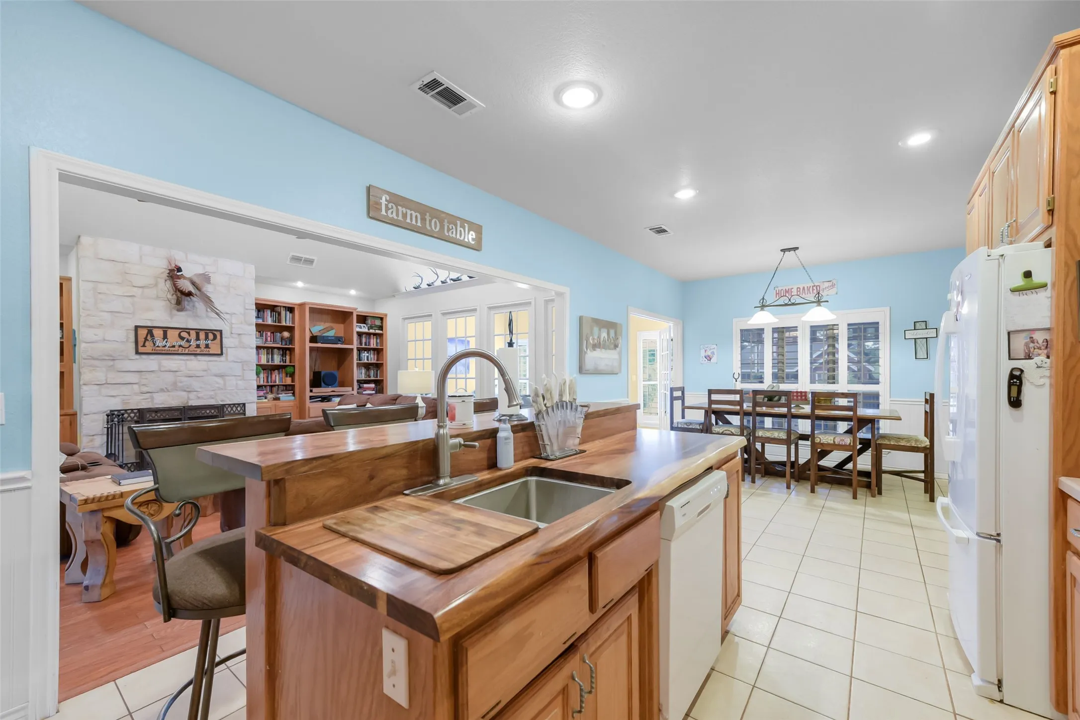 Farm For Sale in Jack County , 3391 Fm 2190, Jacksboro, Texas 76458, 4 Bedroom, 4 Bathroom, 2 Garage spaces, 3,678 Sqft, built in 1999, mls#21269717, Real Estate Agent in Jacksboro, Homes For Sale in Jack county, Homes For Sale in Jacksboro, Realtor in Jacksboro Texas, Real Estate Brokerage Independent Realty Texas, Luminita Cordes Realtor