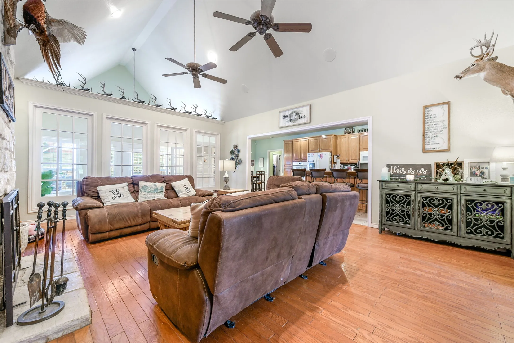 Farm For Sale in Jack County , 3391 Fm 2190, Jacksboro, Texas 76458, 4 Bedroom, 4 Bathroom, 2 Garage spaces, 3,678 Sqft, built in 1999, mls#21269717, Real Estate Agent in Jacksboro, Homes For Sale in Jack county, Homes For Sale in Jacksboro, Realtor in Jacksboro Texas, Real Estate Brokerage Independent Realty Texas, Luminita Cordes Realtor