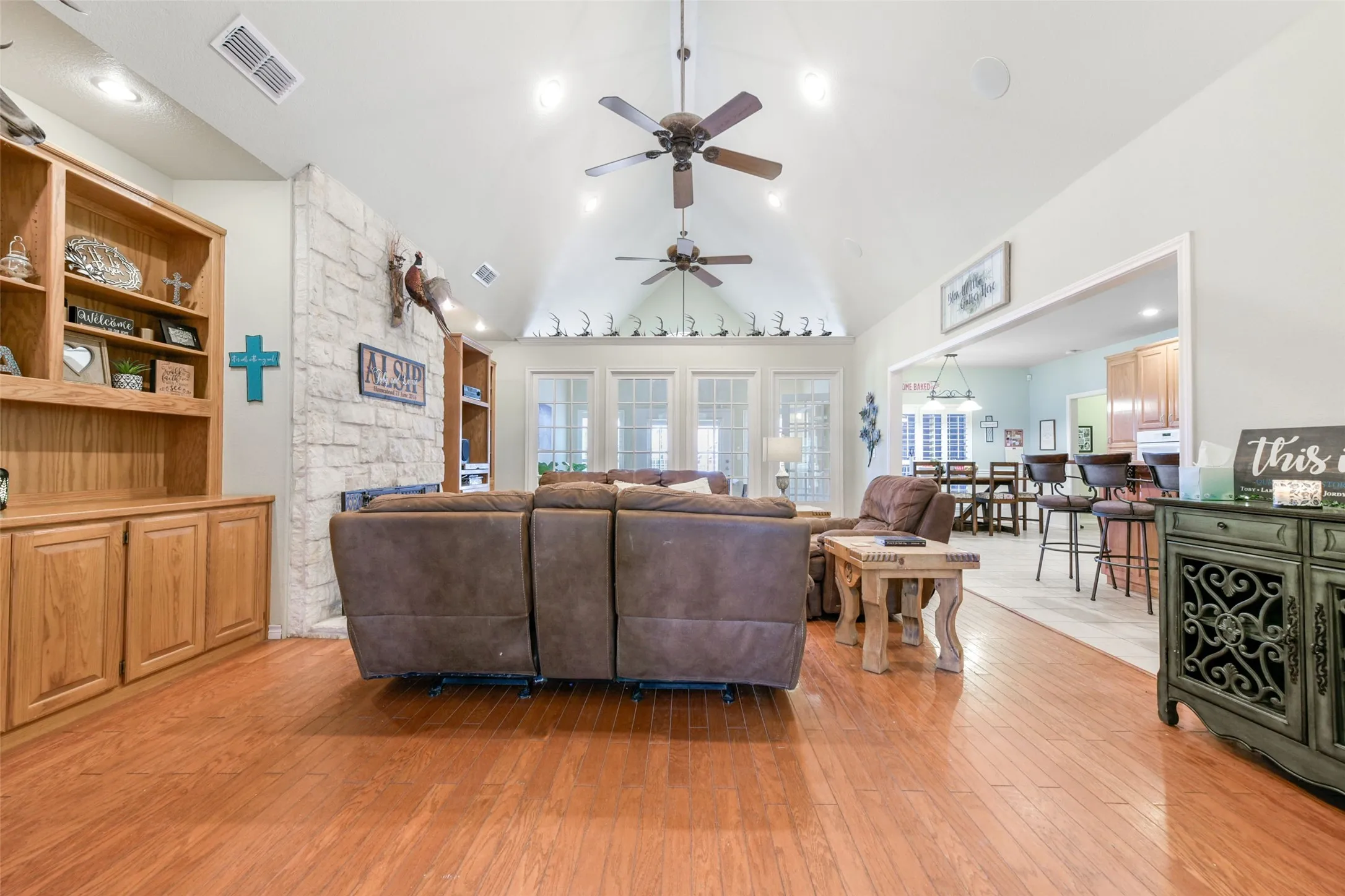 Farm For Sale in Jack County , 3391 Fm 2190, Jacksboro, Texas 76458, 4 Bedroom, 4 Bathroom, 2 Garage spaces, 3,678 Sqft, built in 1999, mls#21269717, Real Estate Agent in Jacksboro, Homes For Sale in Jack county, Homes For Sale in Jacksboro, Realtor in Jacksboro Texas, Real Estate Brokerage Independent Realty Texas, Luminita Cordes Realtor