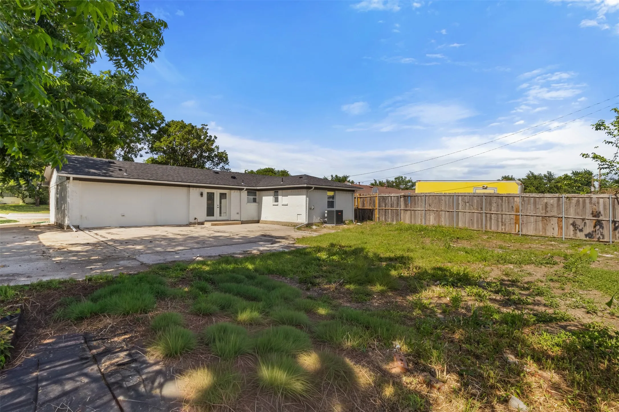 Single Family Residence For Rent in Dallas County , 3022 Valwood Parkway, Farmers Branch, Texas 75234, 4 Bedroom, 2 Bathroom, Garage spaces, 1,686 Sqft, built in 1959, mls#21273066, Real Estate Agent in Farmers Branch, Homes For Rent in Dallas county, Homes For Rent in Farmers Branch, Realtor in Farmers Branch Texas, Real Estate Brokerage Independent Realty Texas, Luminita Cordes Realtor