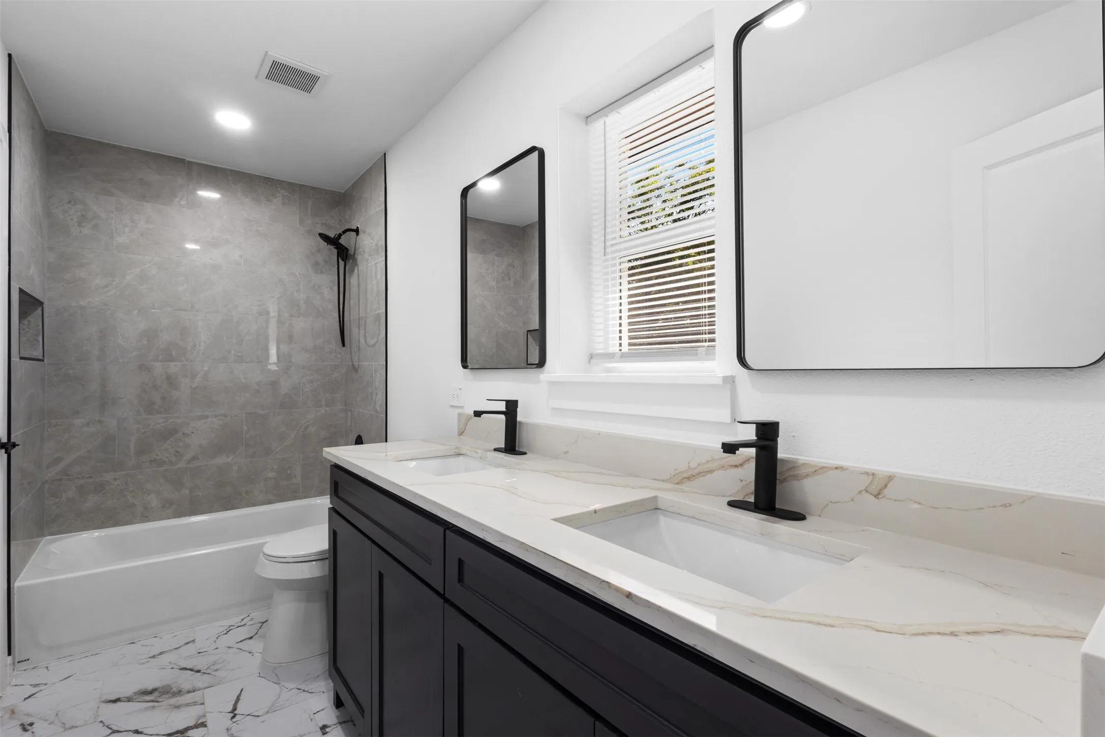 Single Family Residence For Rent in Dallas County , 3022 Valwood Parkway, Farmers Branch, Texas 75234, 4 Bedroom, 2 Bathroom, Garage spaces, 1,686 Sqft, built in 1959, mls#21273066, Real Estate Agent in Farmers Branch, Homes For Rent in Dallas county, Homes For Rent in Farmers Branch, Realtor in Farmers Branch Texas, Real Estate Brokerage Independent Realty Texas, Luminita Cordes Realtor