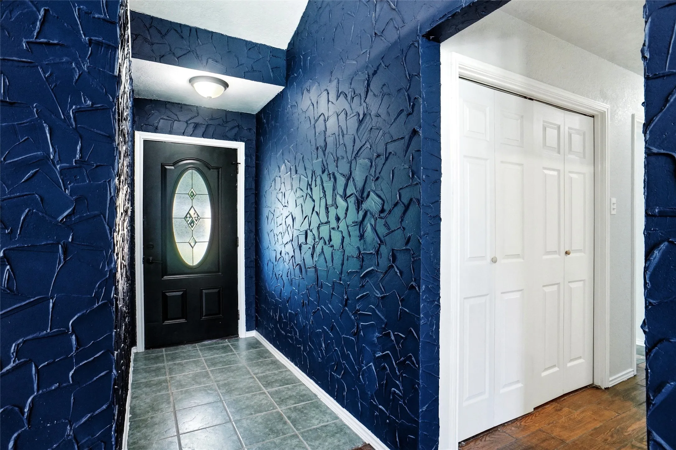 Entry Way To 3/2/2 Home
