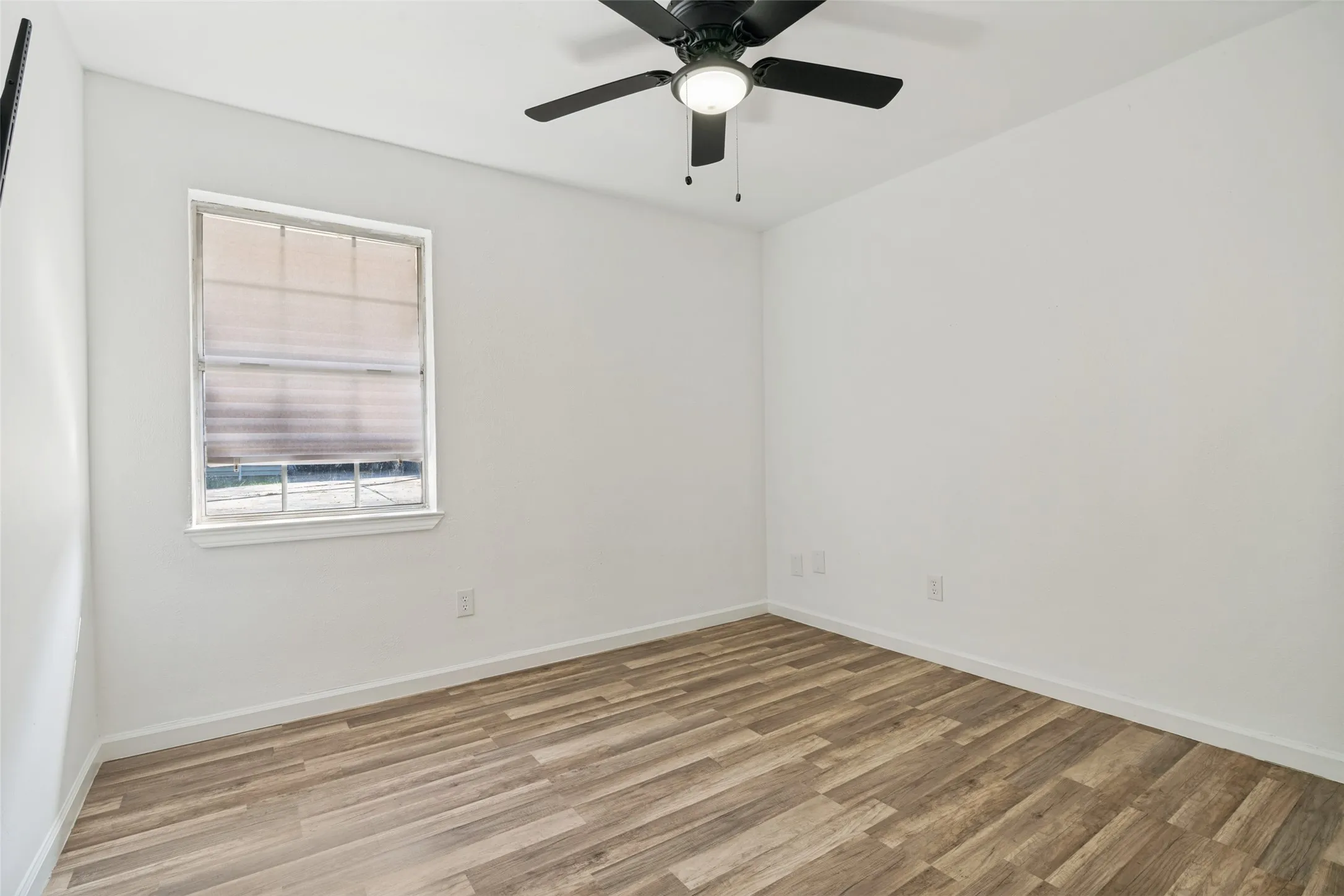 1st floor Secondary bedroom