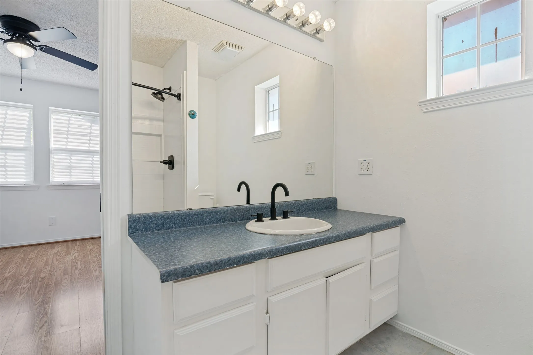 Ensuite bath for upstairs secondary bedroom