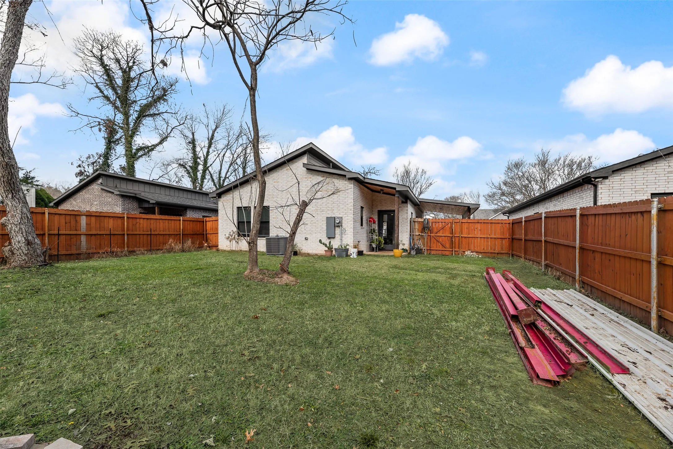 Single Family Residence For Sale in Grayson County , 718 E Crawford Street, Denison, Texas 75021, 3 Bedrooms, 2 Bathrooms, Garage spaces, 1,228 Sqft, built in 2023, Price $210,000, mls#21273067, Real Estate Agent in Denison, Homes For Sale in Grayson county, Homes For Sale in Denison, Realtor in Denison Texas, Real Estate Brokerage Independent Realty Texas, Luminita Cordes Realtor