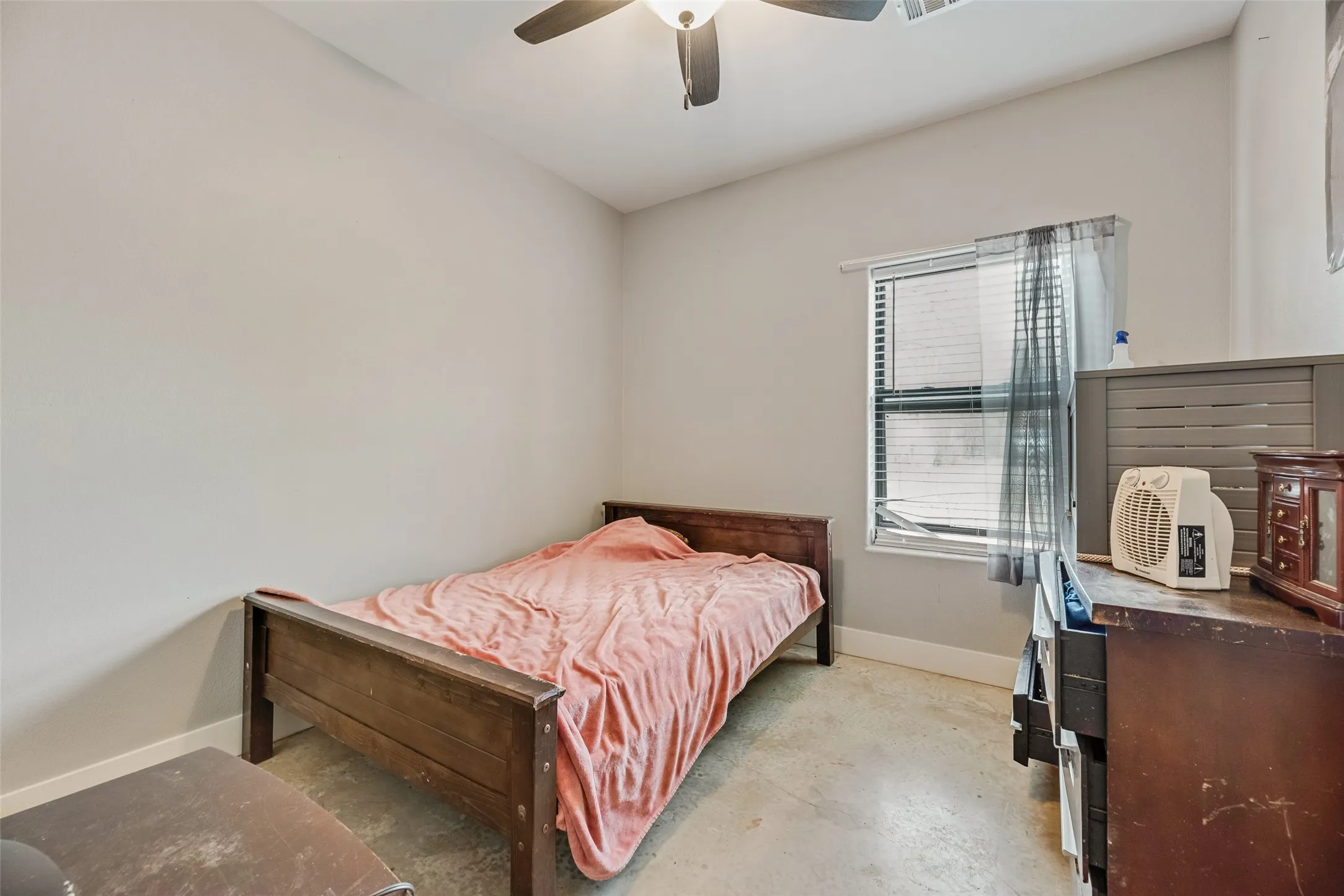 Single Family Residence For Sale in Grayson County , 718 E Crawford Street, Denison, Texas 75021, 3 Bedrooms, 2 Bathrooms, Garage spaces, 1,228 Sqft, built in 2023, Price $210,000, mls#21273067, Real Estate Agent in Denison, Homes For Sale in Grayson county, Homes For Sale in Denison, Realtor in Denison Texas, Real Estate Brokerage Independent Realty Texas, Luminita Cordes Realtor