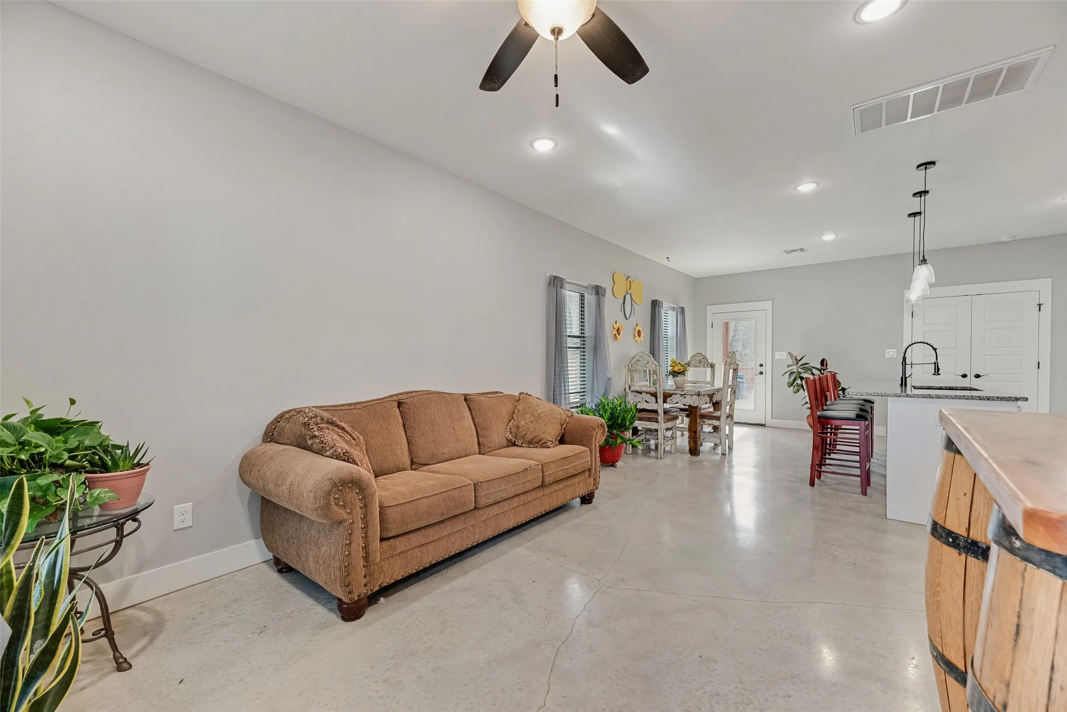 Single Family Residence For Sale in Grayson County , 718 E Crawford Street, Denison, Texas 75021, 3 Bedrooms, 2 Bathrooms, Garage spaces, 1,228 Sqft, built in 2023, Price $210,000, mls#21273067, Real Estate Agent in Denison, Homes For Sale in Grayson county, Homes For Sale in Denison, Realtor in Denison Texas, Real Estate Brokerage Independent Realty Texas, Luminita Cordes Realtor