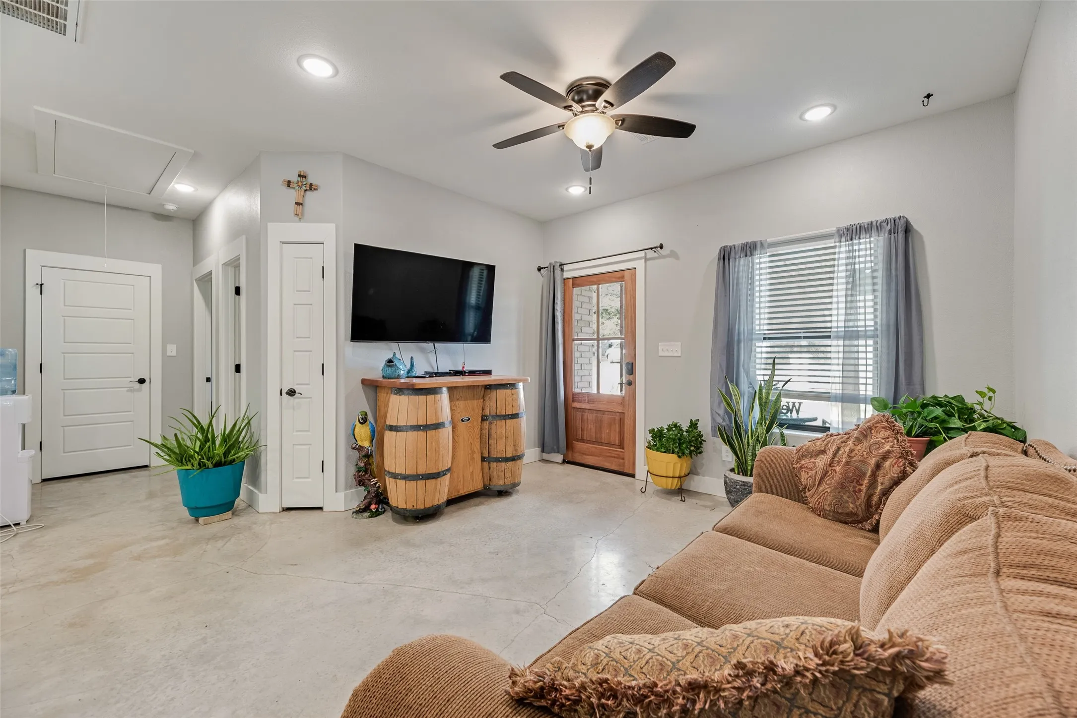 Single Family Residence For Sale in Grayson County , 718 E Crawford Street, Denison, Texas 75021, 3 Bedrooms, 2 Bathrooms, Garage spaces, 1,228 Sqft, built in 2023, Price $210,000, mls#21273067, Real Estate Agent in Denison, Homes For Sale in Grayson county, Homes For Sale in Denison, Realtor in Denison Texas, Real Estate Brokerage Independent Realty Texas, Luminita Cordes Realtor