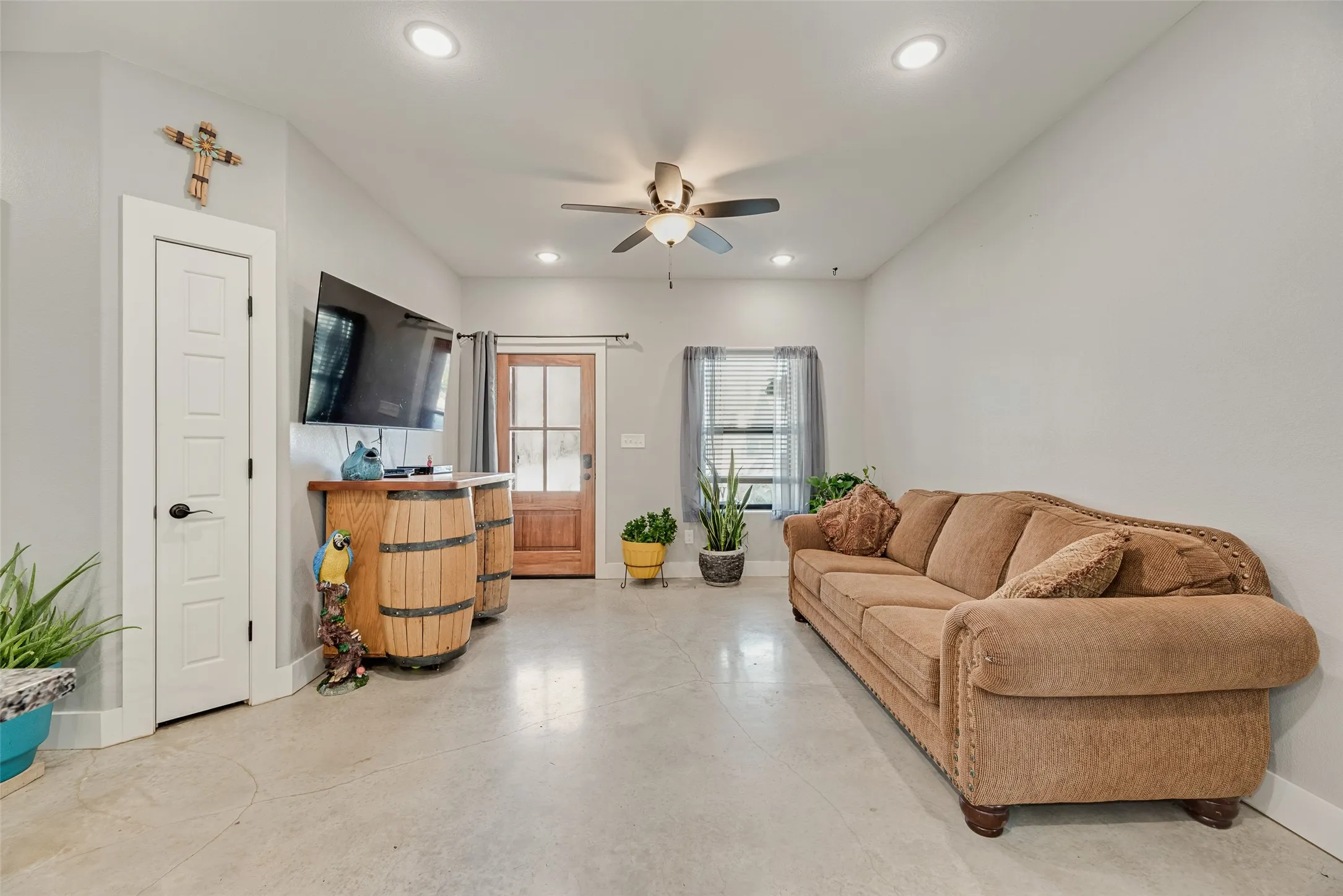 Single Family Residence For Sale in Grayson County , 718 E Crawford Street, Denison, Texas 75021, 3 Bedrooms, 2 Bathrooms, Garage spaces, 1,228 Sqft, built in 2023, Price $210,000, mls#21273067, Real Estate Agent in Denison, Homes For Sale in Grayson county, Homes For Sale in Denison, Realtor in Denison Texas, Real Estate Brokerage Independent Realty Texas, Luminita Cordes Realtor