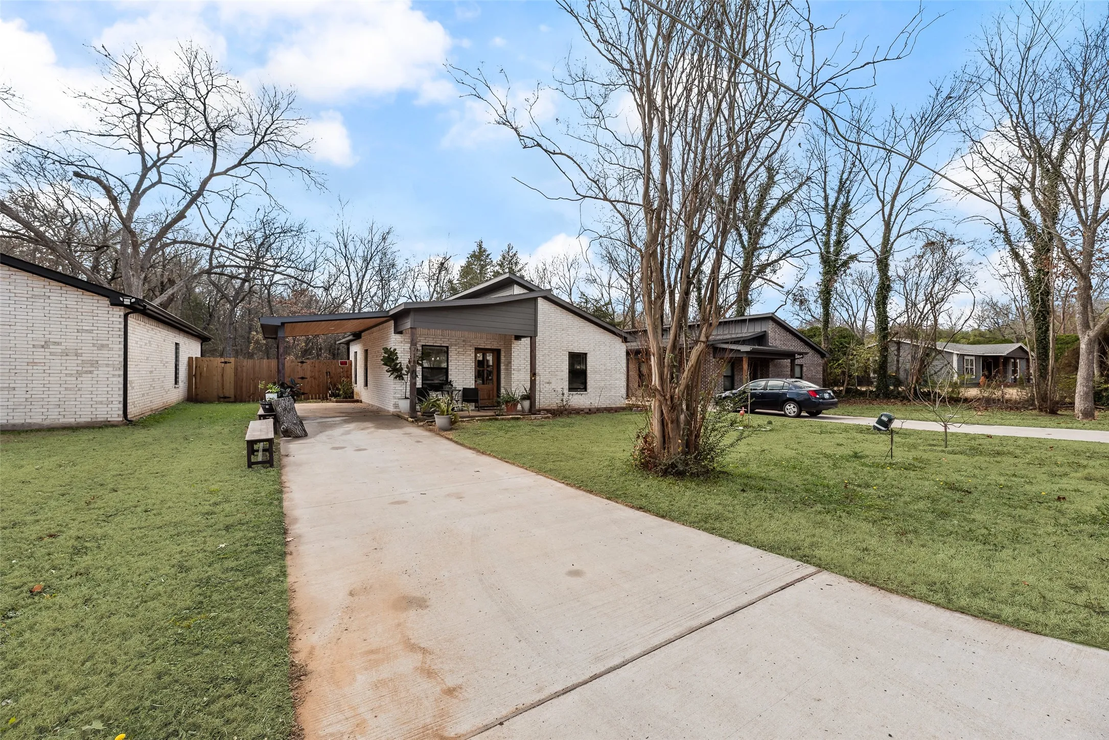 Single Family Residence For Sale in Grayson County , 718 E Crawford Street, Denison, Texas 75021, 3 Bedrooms, 2 Bathrooms, Garage spaces, 1,228 Sqft, built in 2023, Price $210,000, mls#21273067, Real Estate Agent in Denison, Homes For Sale in Grayson county, Homes For Sale in Denison, Realtor in Denison Texas, Real Estate Brokerage Independent Realty Texas, Luminita Cordes Realtor