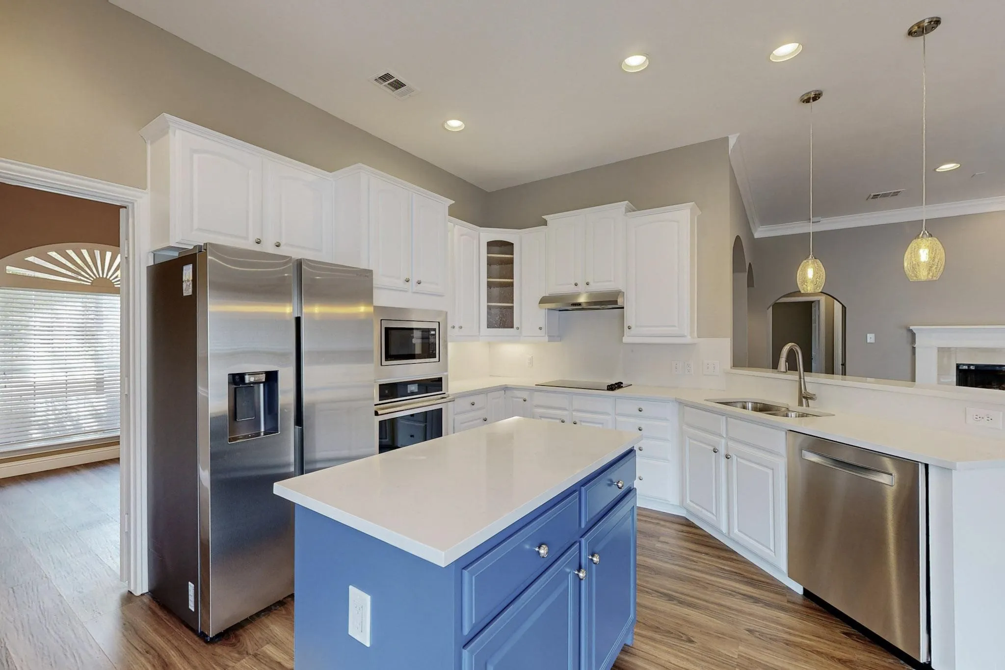 Single Family Residence For Rent in Rockwall County , 644 Stafford Circle, Rockwall, Texas 75087, 4 Bedrooms, 2 Bathrooms, 2 Garage spaces, 2,413 Sqft, built in 2000, Price $3,250, mls#21268262, Real Estate Agent in Rockwall, Homes For Rent in Rockwall county, Homes For Rent in Rockwall, Realtor in Rockwall Texas, Real Estate Brokerage Independent Realty Texas, Luminita Cordes Realtor