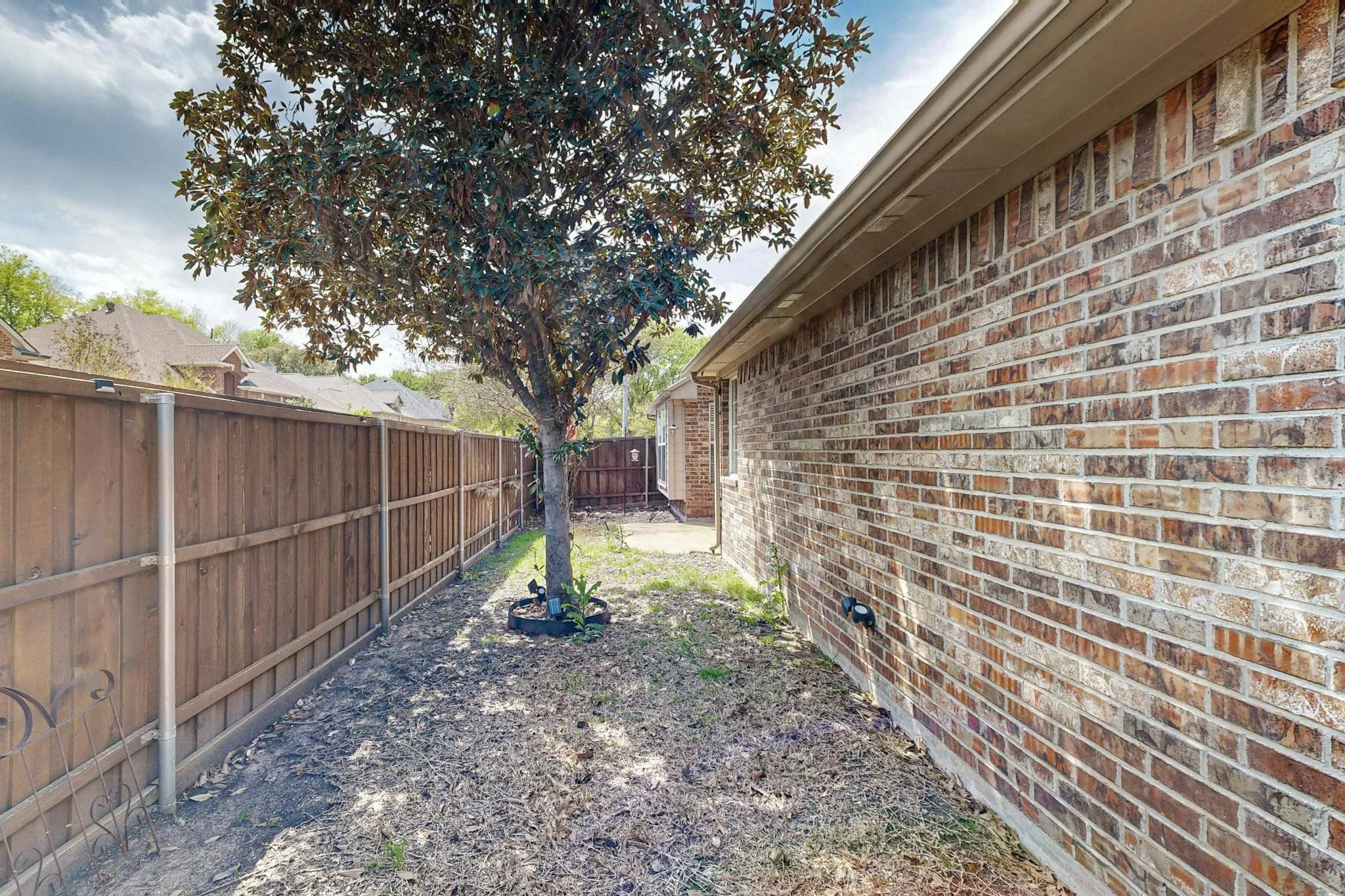 L shaped backyard!  HOA handles front yard curb appeal!
