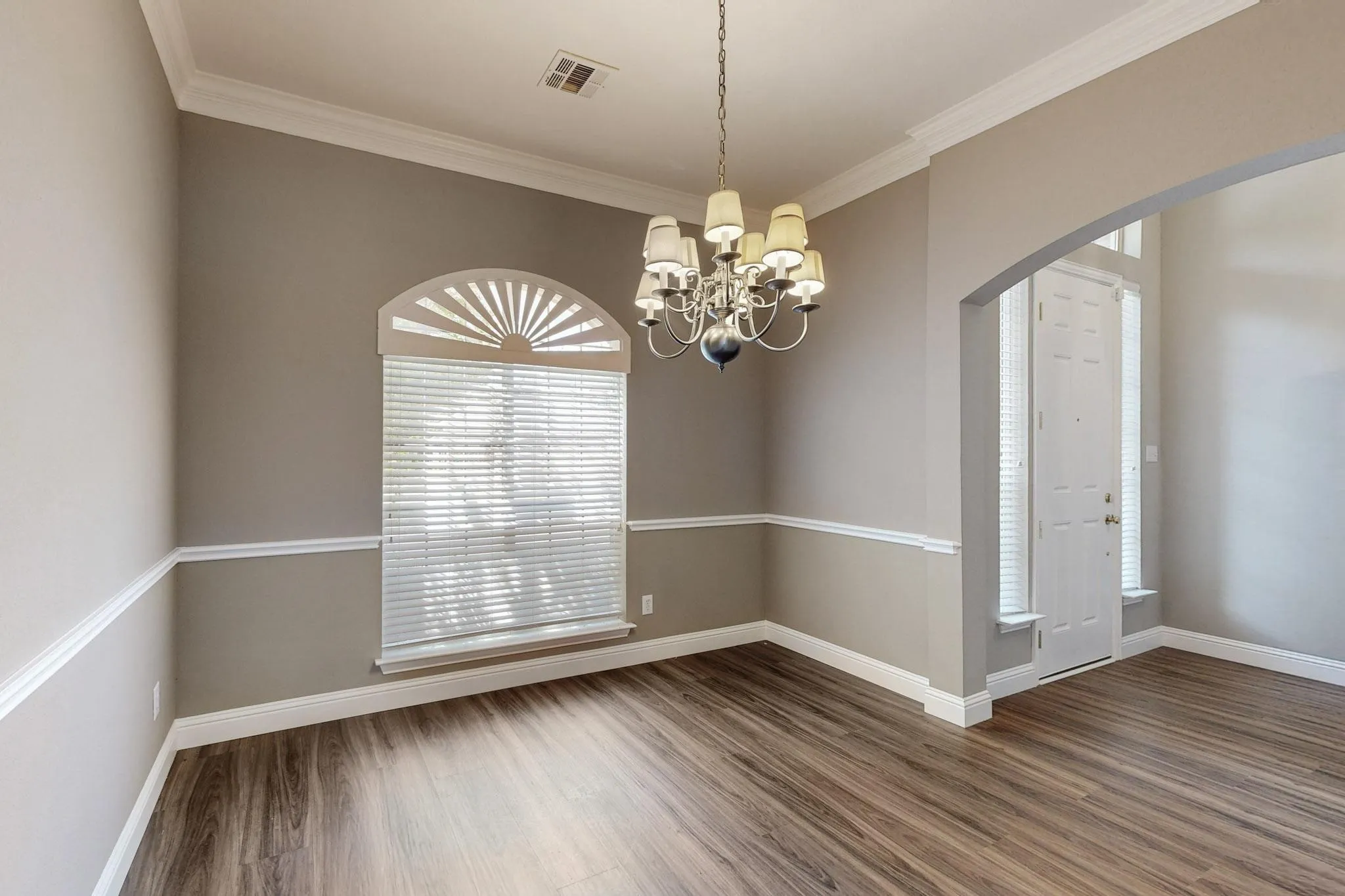 Single Family Residence For Rent in Rockwall County , 644 Stafford Circle, Rockwall, Texas 75087, 4 Bedrooms, 2 Bathrooms, 2 Garage spaces, 2,413 Sqft, built in 2000, Price $3,250, mls#21268262, Real Estate Agent in Rockwall, Homes For Rent in Rockwall county, Homes For Rent in Rockwall, Realtor in Rockwall Texas, Real Estate Brokerage Independent Realty Texas, Luminita Cordes Realtor