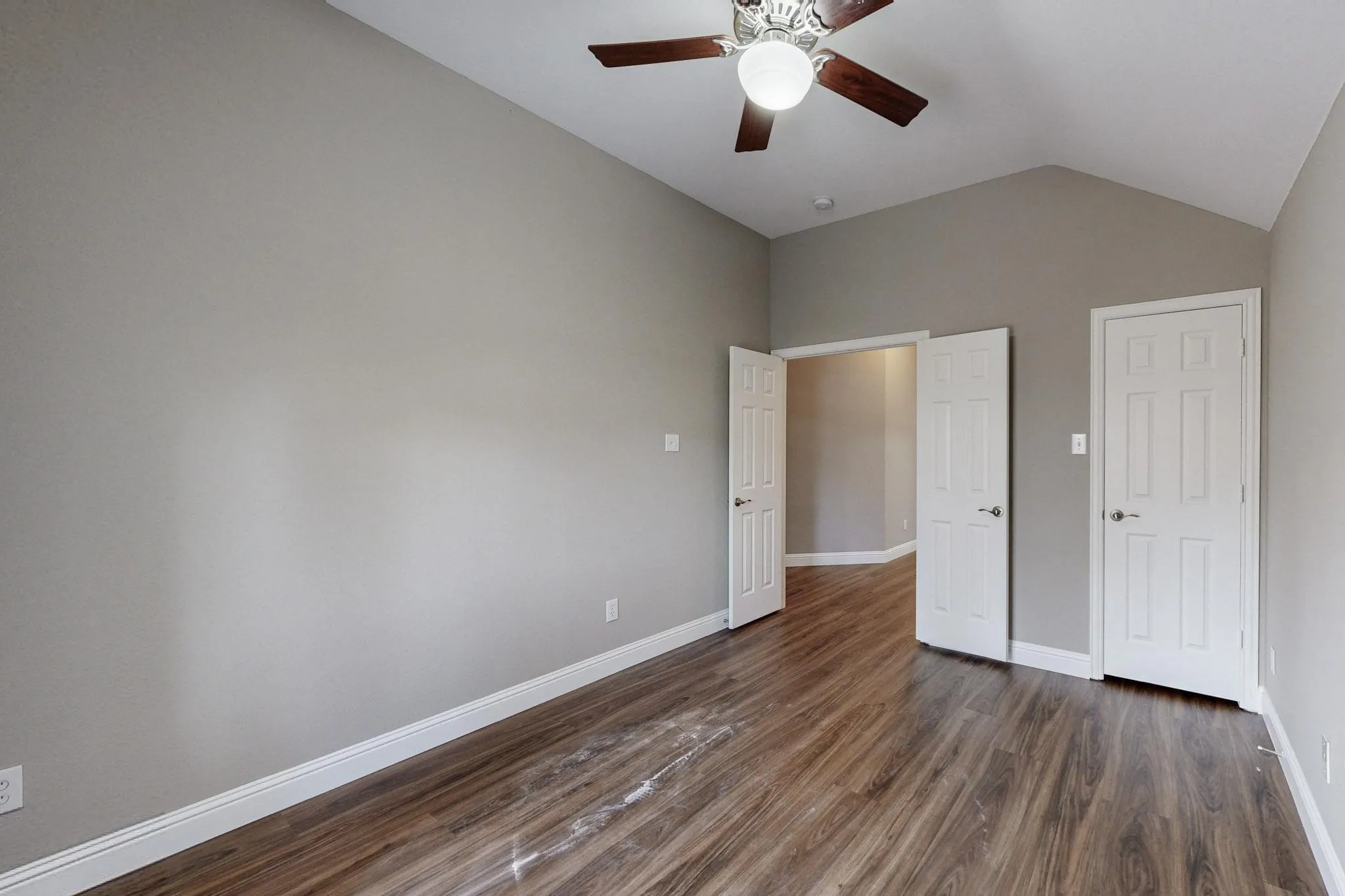 Single Family Residence For Rent in Rockwall County , 644 Stafford Circle, Rockwall, Texas 75087, 4 Bedrooms, 2 Bathrooms, 2 Garage spaces, 2,413 Sqft, built in 2000, Price $3,250, mls#21268262, Real Estate Agent in Rockwall, Homes For Rent in Rockwall county, Homes For Rent in Rockwall, Realtor in Rockwall Texas, Real Estate Brokerage Independent Realty Texas, Luminita Cordes Realtor