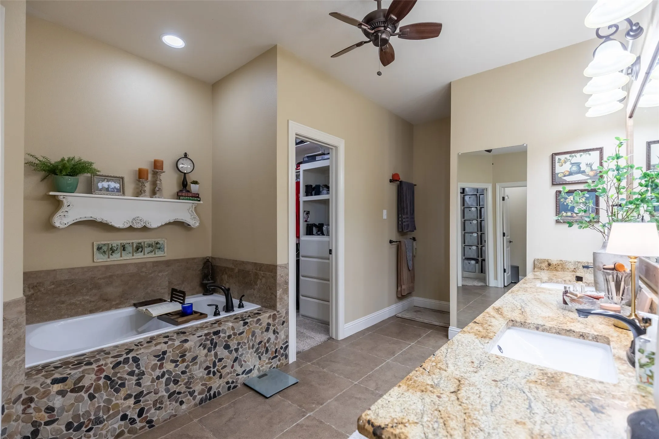 Single Family Residence For Sale in Jones County , 5500 County Road 428, Hawley, Texas 79525, 4 Bedroom, 4 Bathroom, 3 Garage spaces, 3,588 Sqft, built in 2016, mls#21264468, Real Estate Agent in Hawley, Homes For Sale in Jones county, Homes For Sale in Hawley, Realtor in Hawley Texas, Real Estate Brokerage Independent Realty Texas, Luminita Cordes Realtor