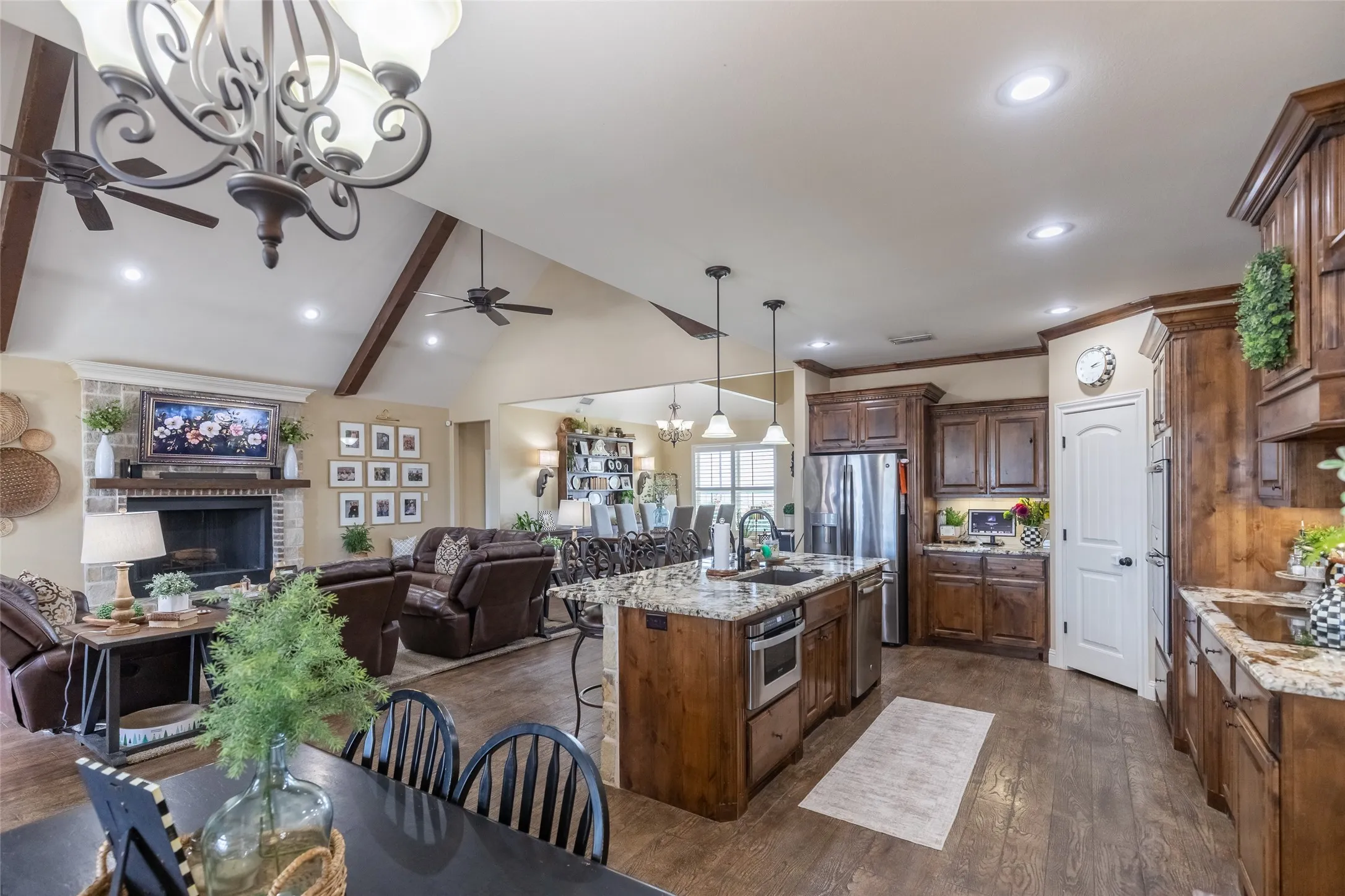 Single Family Residence For Sale in Jones County , 5500 County Road 428, Hawley, Texas 79525, 4 Bedroom, 4 Bathroom, 3 Garage spaces, 3,588 Sqft, built in 2016, mls#21264468, Real Estate Agent in Hawley, Homes For Sale in Jones county, Homes For Sale in Hawley, Realtor in Hawley Texas, Real Estate Brokerage Independent Realty Texas, Luminita Cordes Realtor