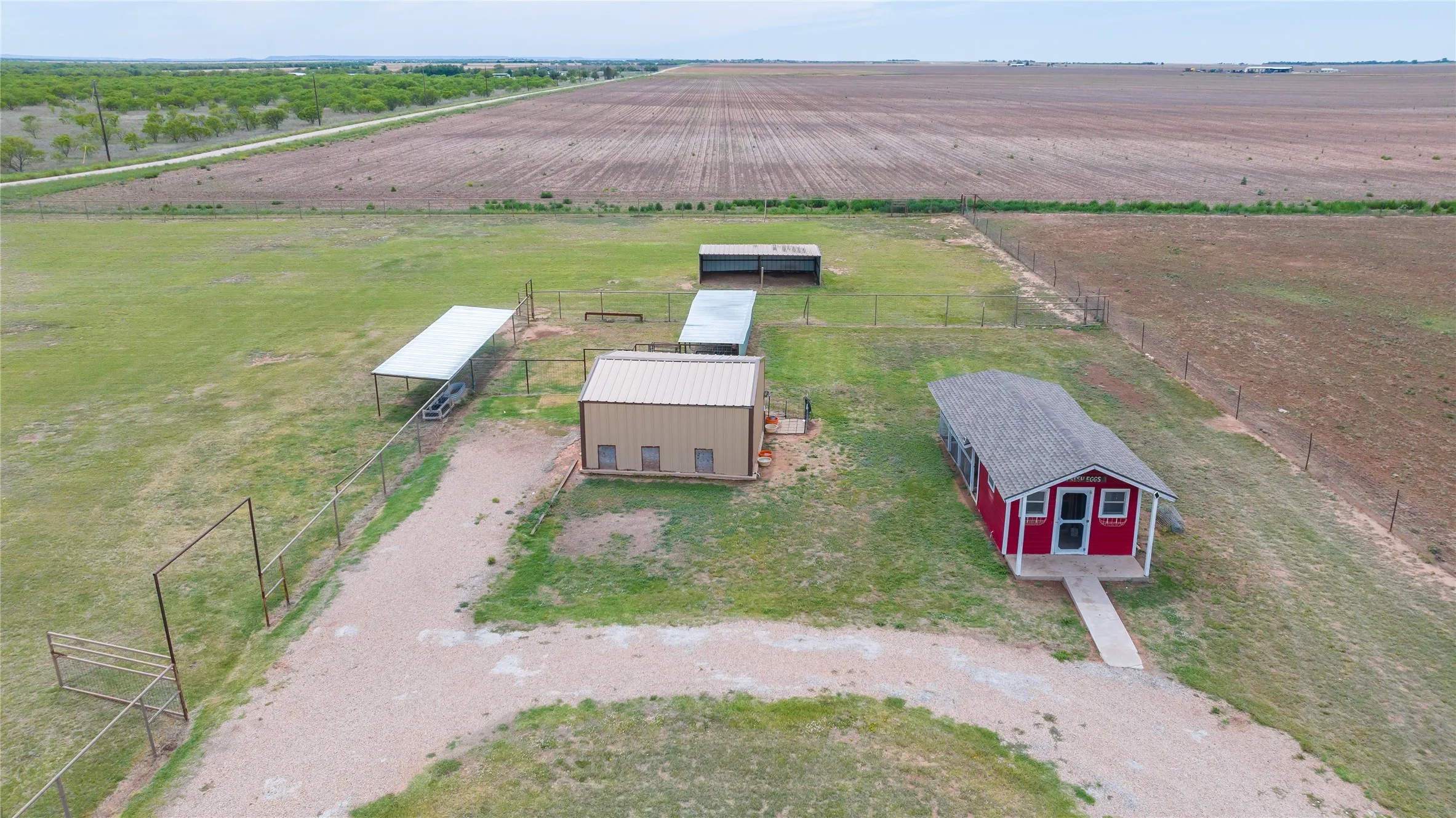 Single Family Residence For Sale in Jones County , 5500 County Road 428, Hawley, Texas 79525, 4 Bedroom, 4 Bathroom, 3 Garage spaces, 3,588 Sqft, built in 2016, mls#21264468, Real Estate Agent in Hawley, Homes For Sale in Jones county, Homes For Sale in Hawley, Realtor in Hawley Texas, Real Estate Brokerage Independent Realty Texas, Luminita Cordes Realtor