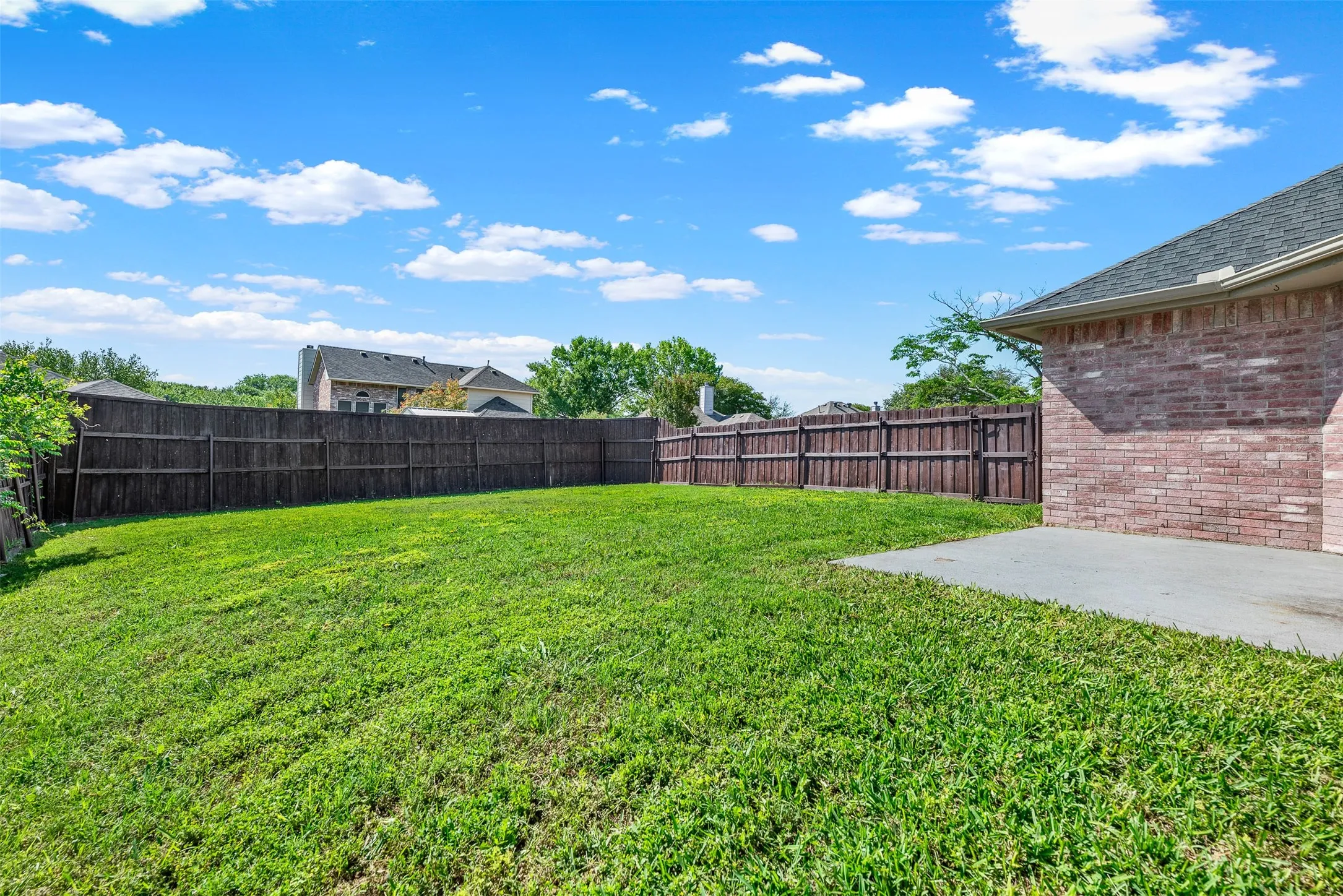 Single Family Residence For Sale in Rockwall County , 3070 Winecup Lane, Rockwall, Texas 75032, 3 Bedroom, 2 Bathroom, 2 Garage spaces, 1,461 Sqft, built in 1997, mls#21270077, Real Estate Agent in Rockwall, Homes For Sale in Rockwall county, Homes For Sale in Rockwall, Realtor in Rockwall Texas, Real Estate Brokerage Independent Realty Texas, Luminita Cordes Realtor