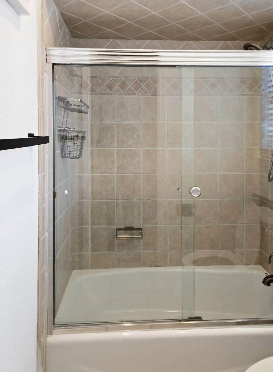 2nd full bathroom Shower