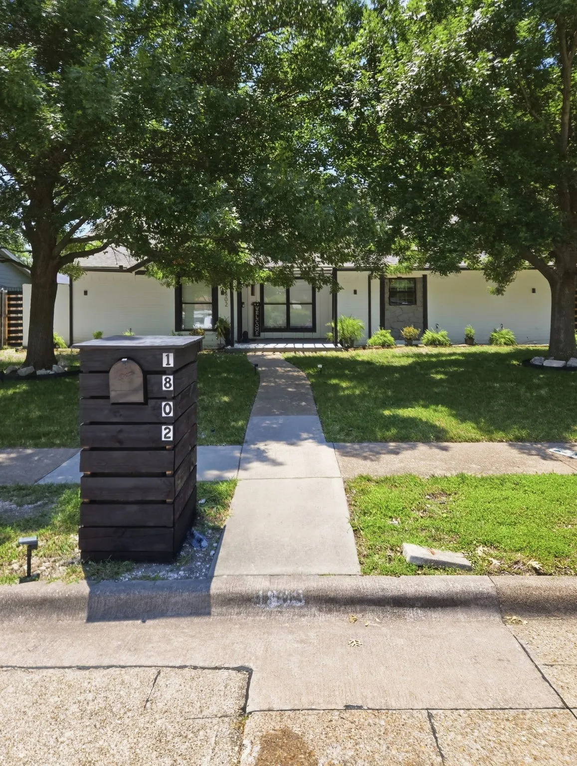 Single Family Residence For Sale in Dallas County , 1802 Clover Trail, Richardson, Texas 75081, 3 Bedrooms, 3 Bathrooms, 2 Garage spaces, 2,622 Sqft, built in 1977, Price $545,000, mls#21263527, Real Estate Agent in Richardson, Homes For Sale in Dallas county, Homes For Sale in Richardson, Realtor in Richardson Texas, Real Estate Brokerage Independent Realty Texas, Luminita Cordes Realtor