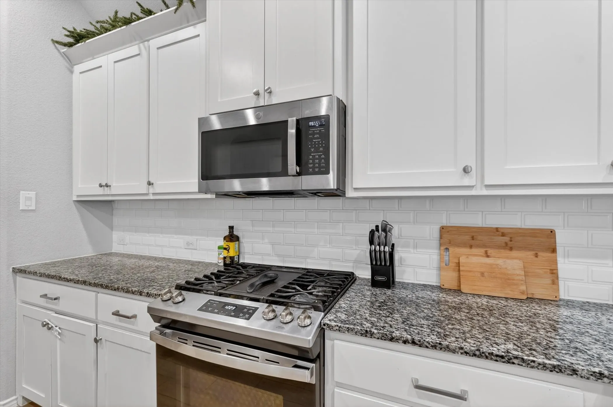 Single Family Residence For Sale in Kaufman County , 2301 Birdwell Cove, Forney, Texas 75126, 3 Bedroom, 2 Bathroom, 2 Garage spaces, 1,984 Sqft, built in 2020, mls#21273081, Real Estate Agent in Forney, Homes For Sale in Kaufman county, Homes For Sale in Forney, Realtor in Forney Texas, Real Estate Brokerage Independent Realty Texas, Luminita Cordes Realtor